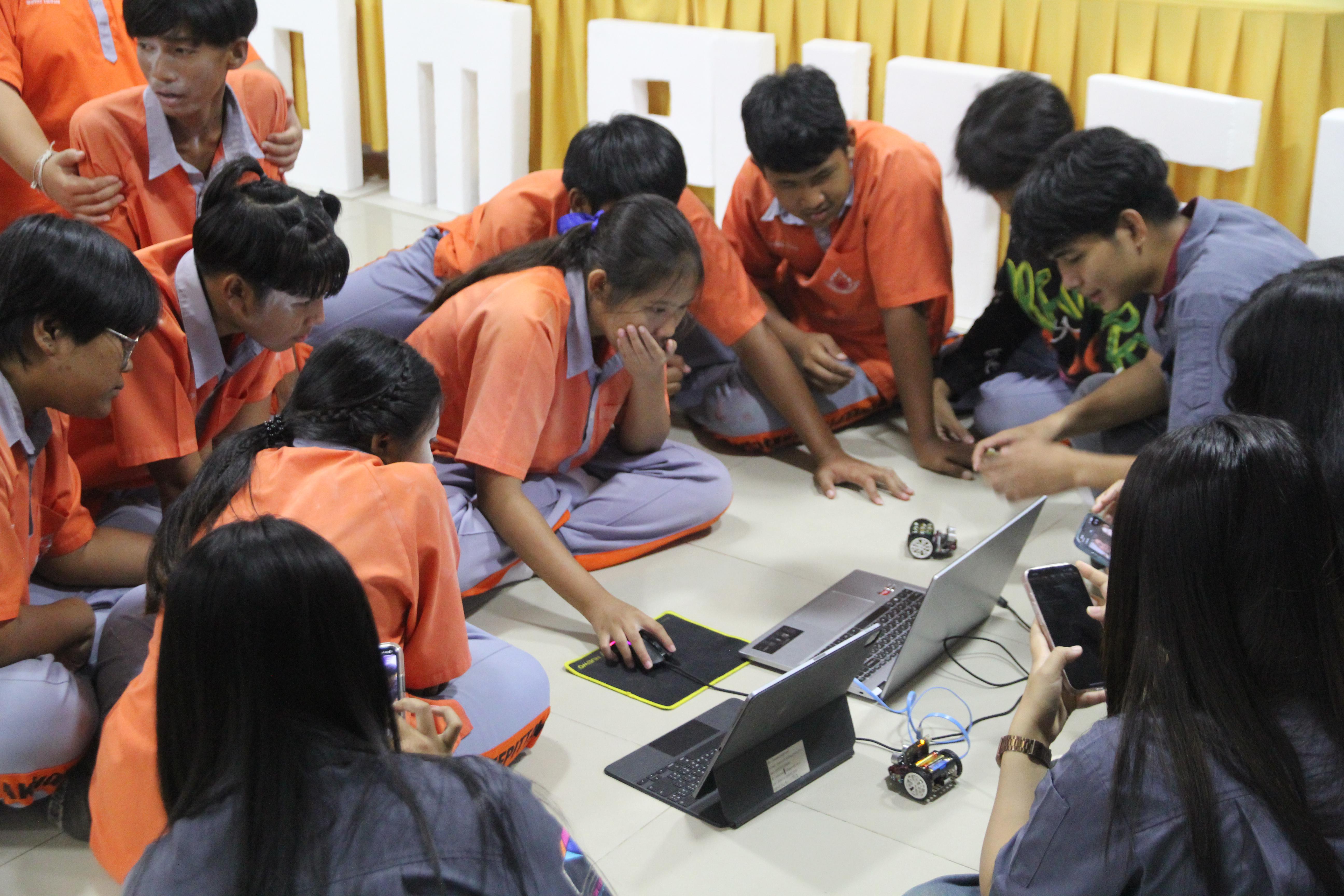 394. โปรแกรมวิชาคอมพิวเตอร์ ร่วมจัดค่ายวิชาการ 8 กลุ่มสาระการเรียนรู้ประจำปีการศึกษา 2568