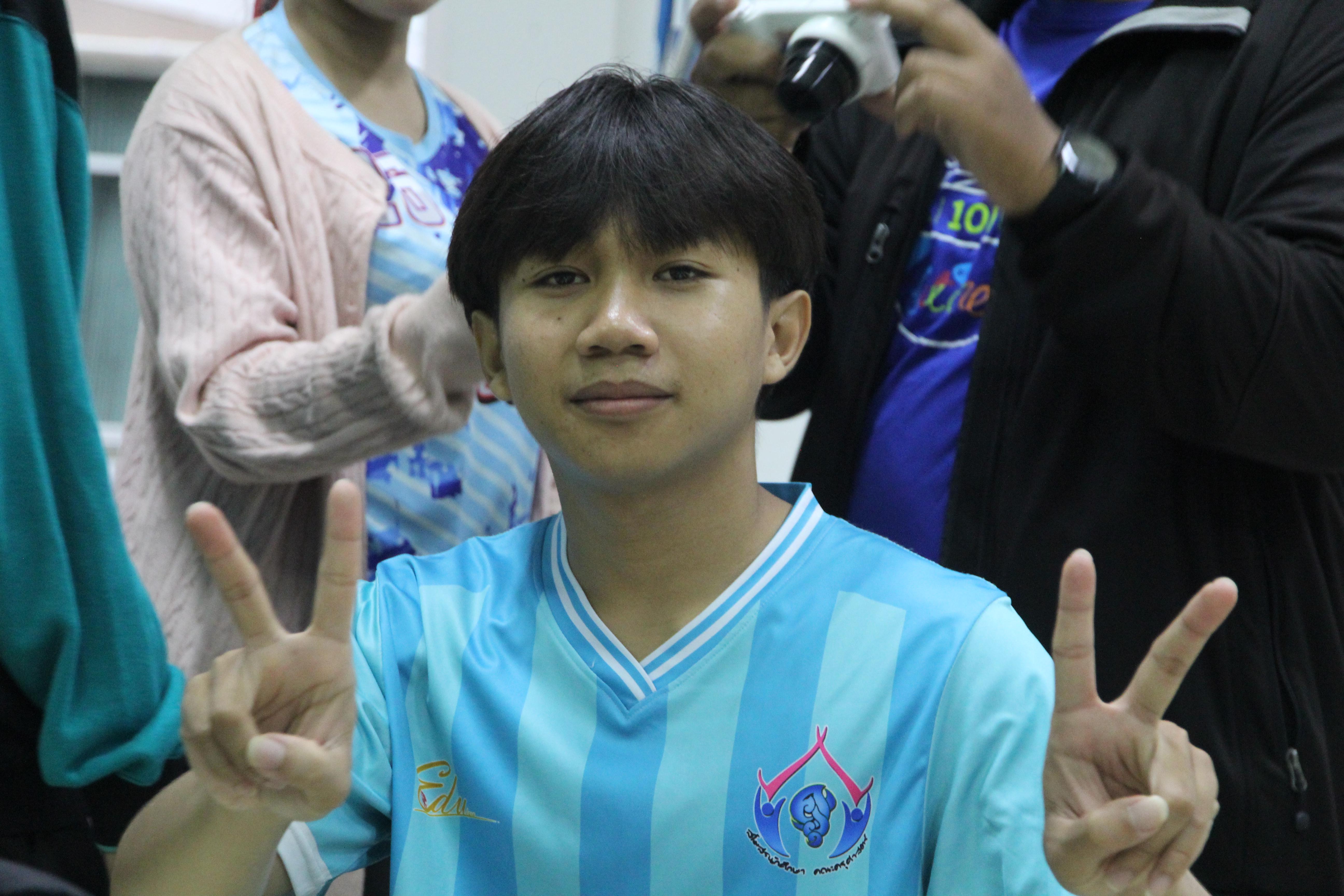 15. กิจกรรมผูกข้อมือ 68