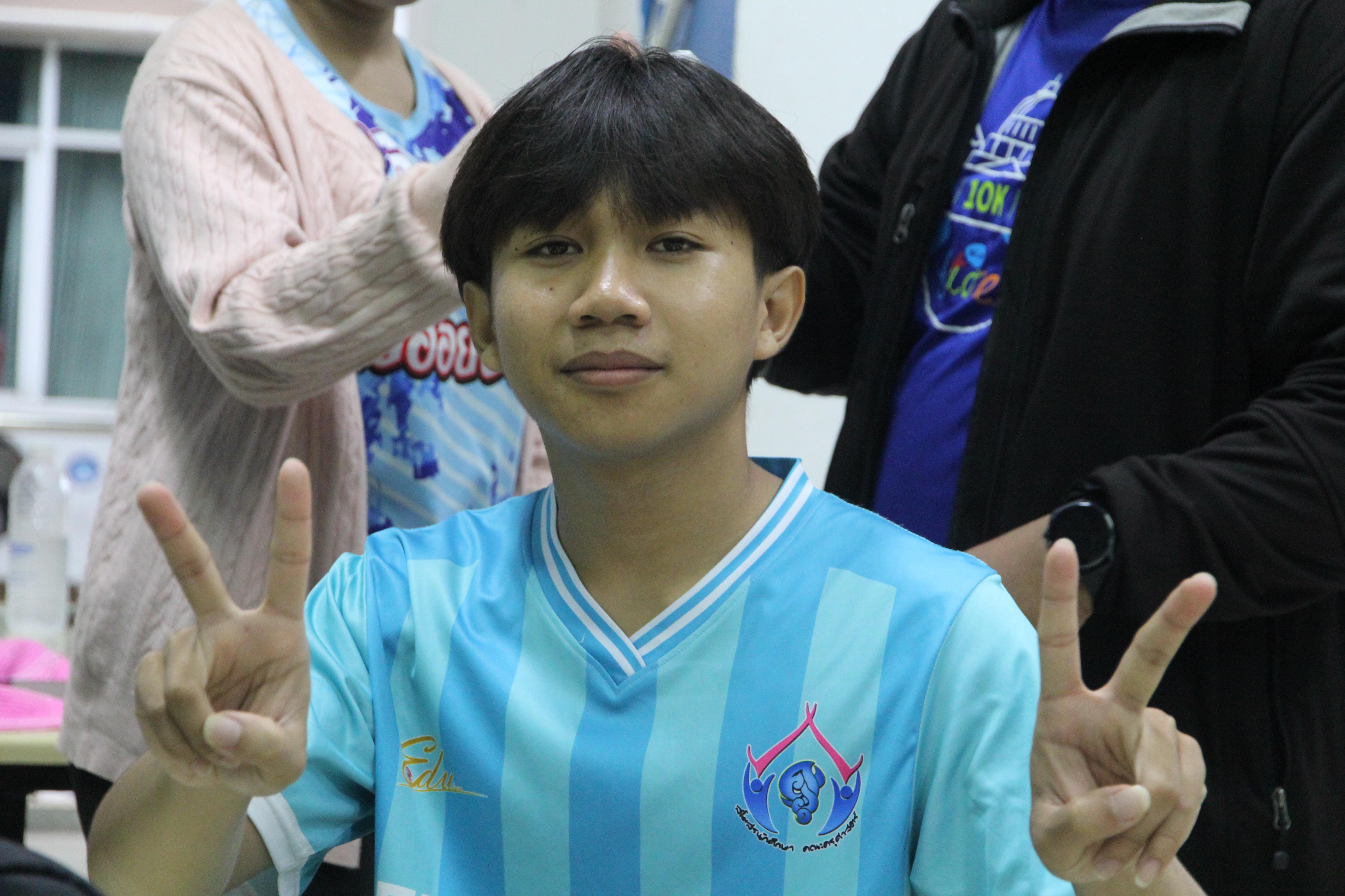 16. กิจกรรมผูกข้อมือ 68