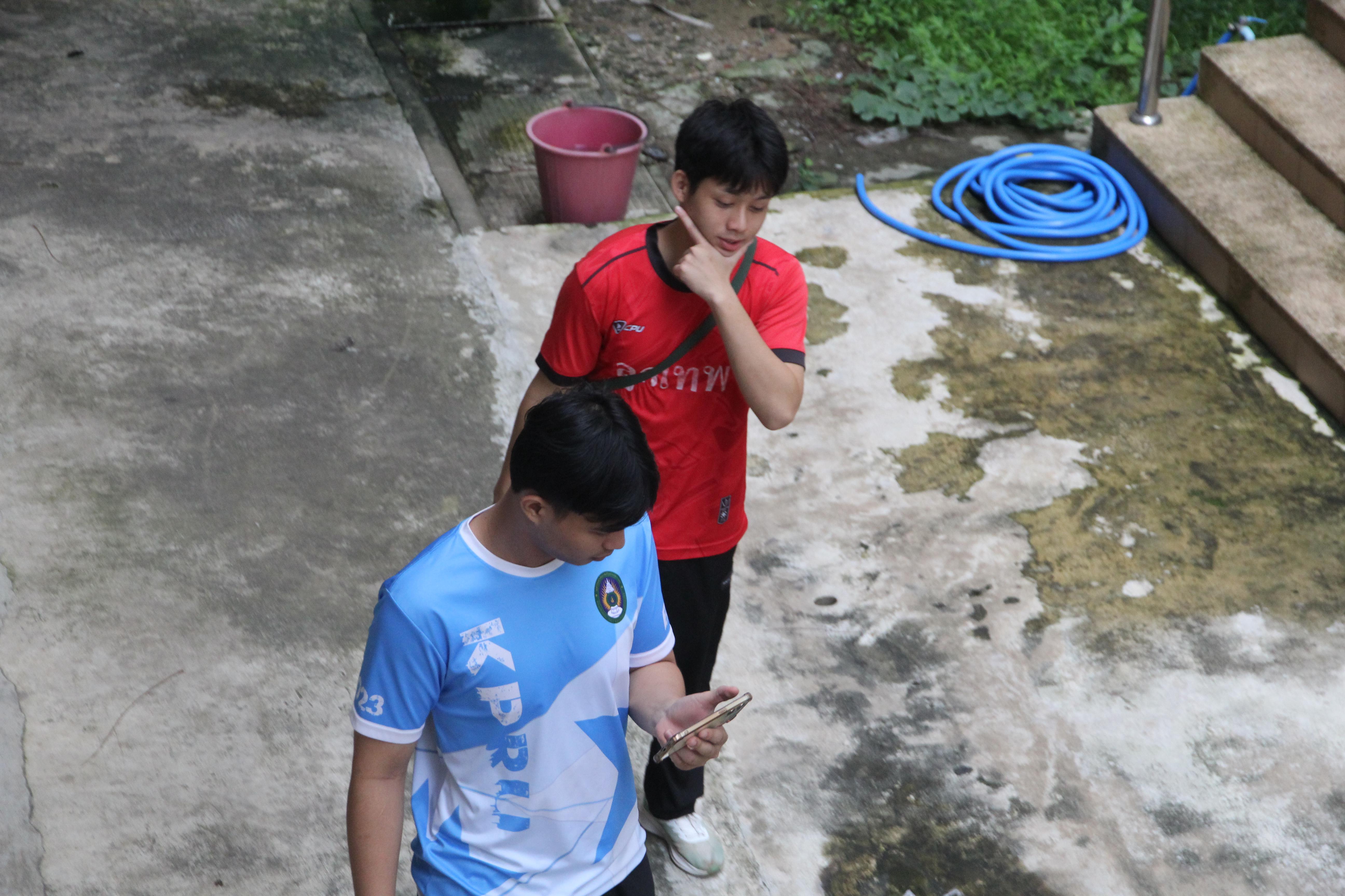 51. กิจกรรมผูกข้อมือ 68