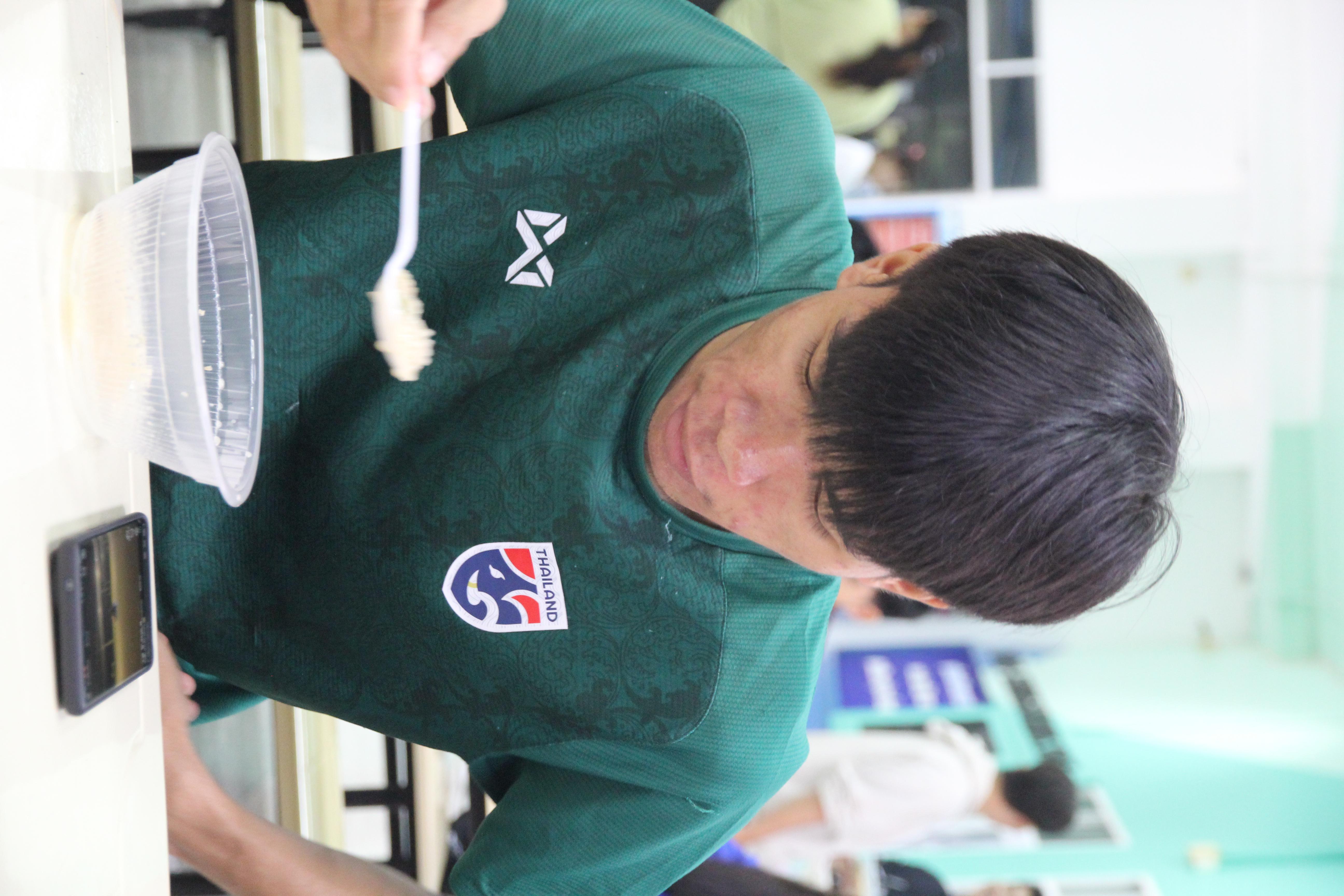 60. กิจกรรมผูกข้อมือ 68