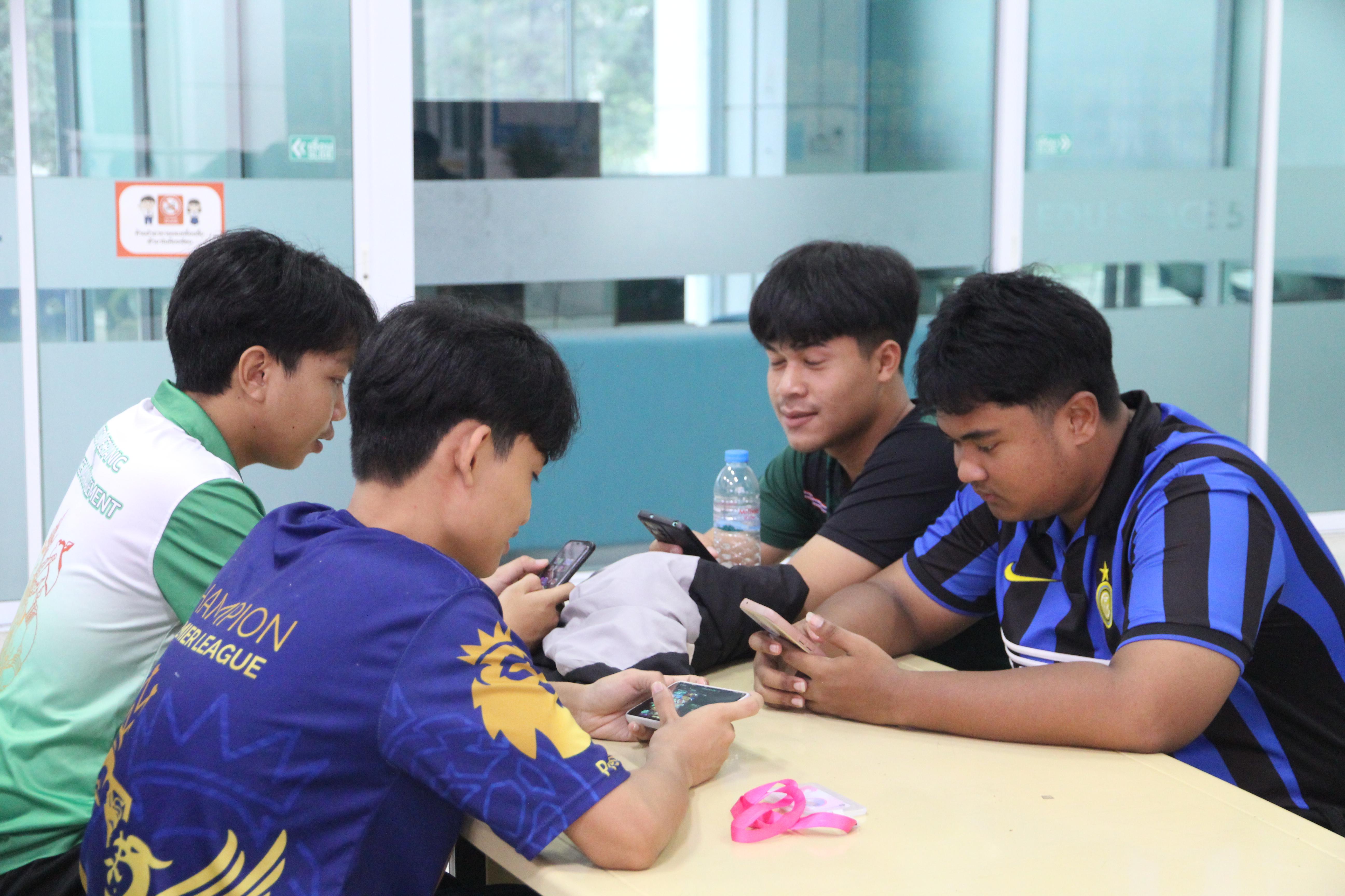 62. กิจกรรมผูกข้อมือ 68