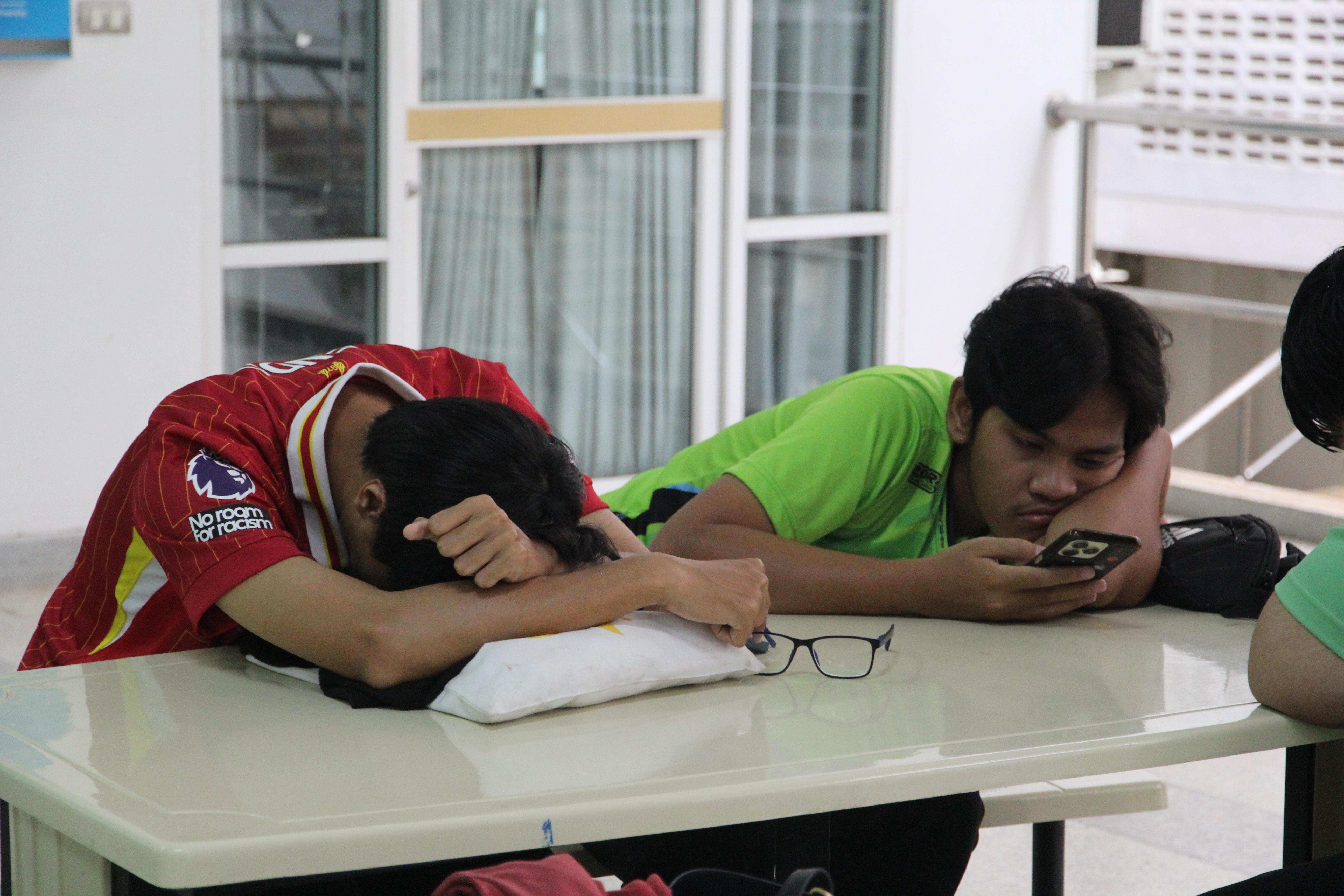 68. กิจกรรมผูกข้อมือ 68