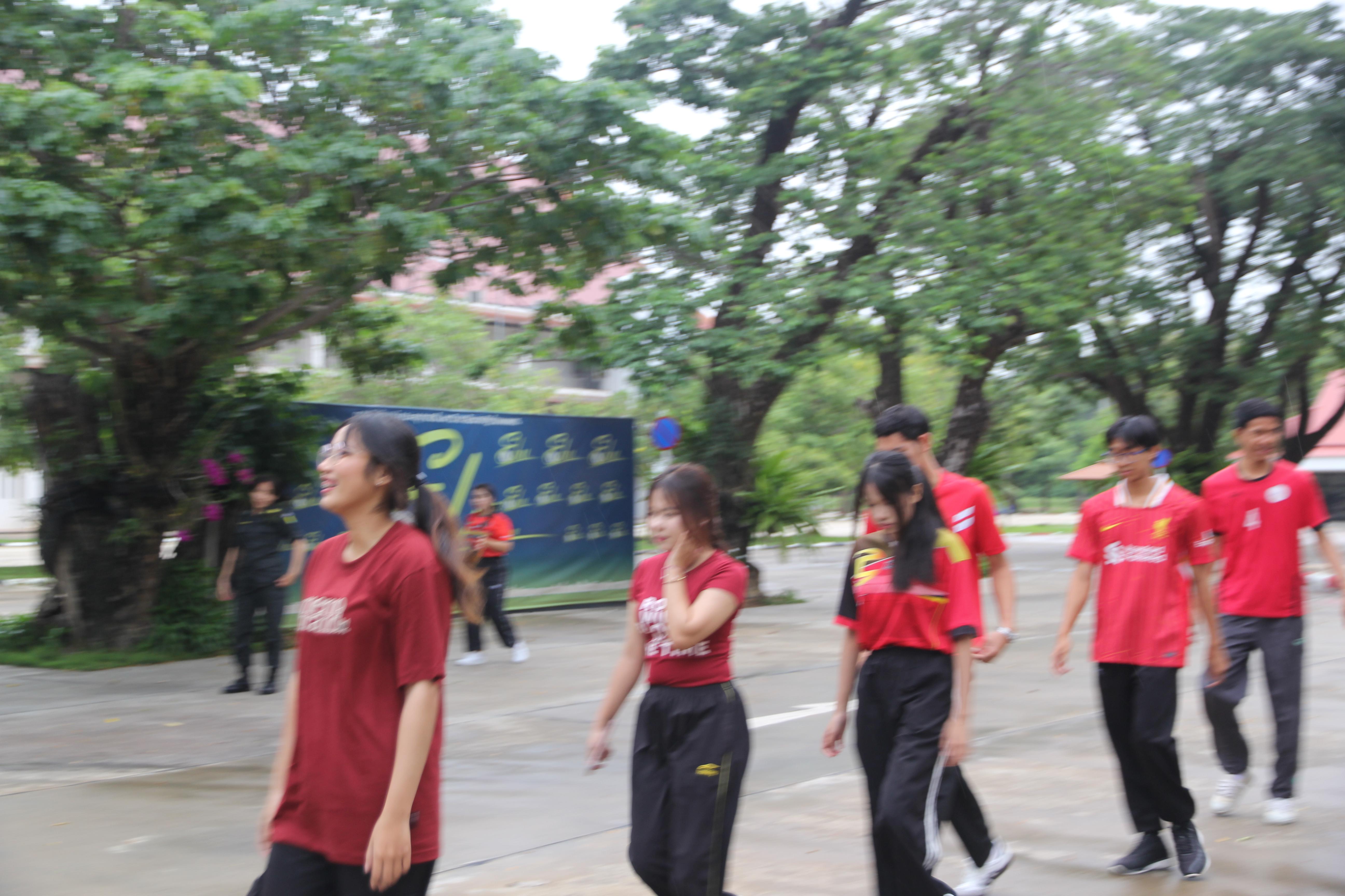 77. กิจกรรมผูกข้อมือ 68