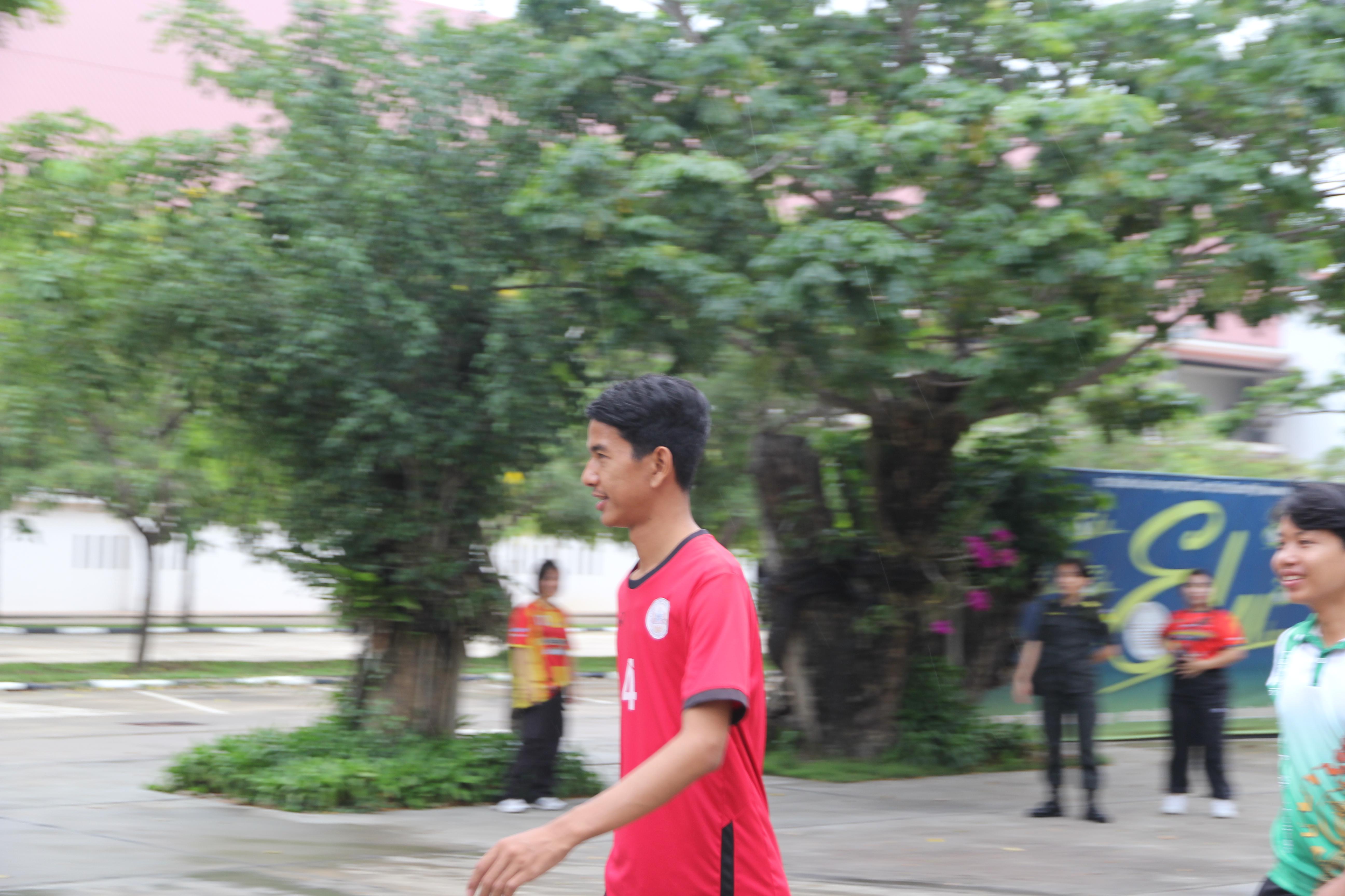 79. กิจกรรมผูกข้อมือ 68