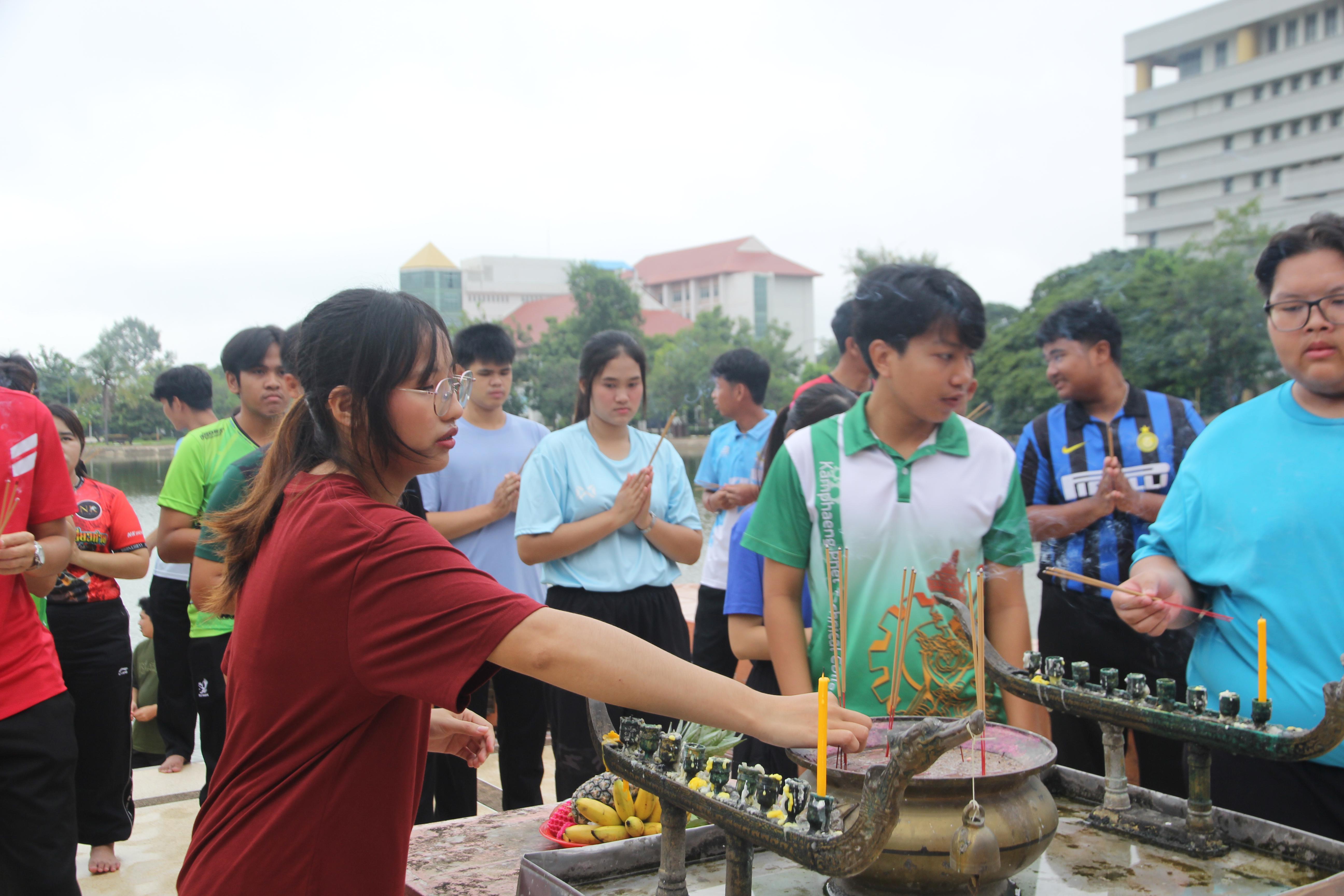 101. กิจกรรมผูกข้อมือ 68