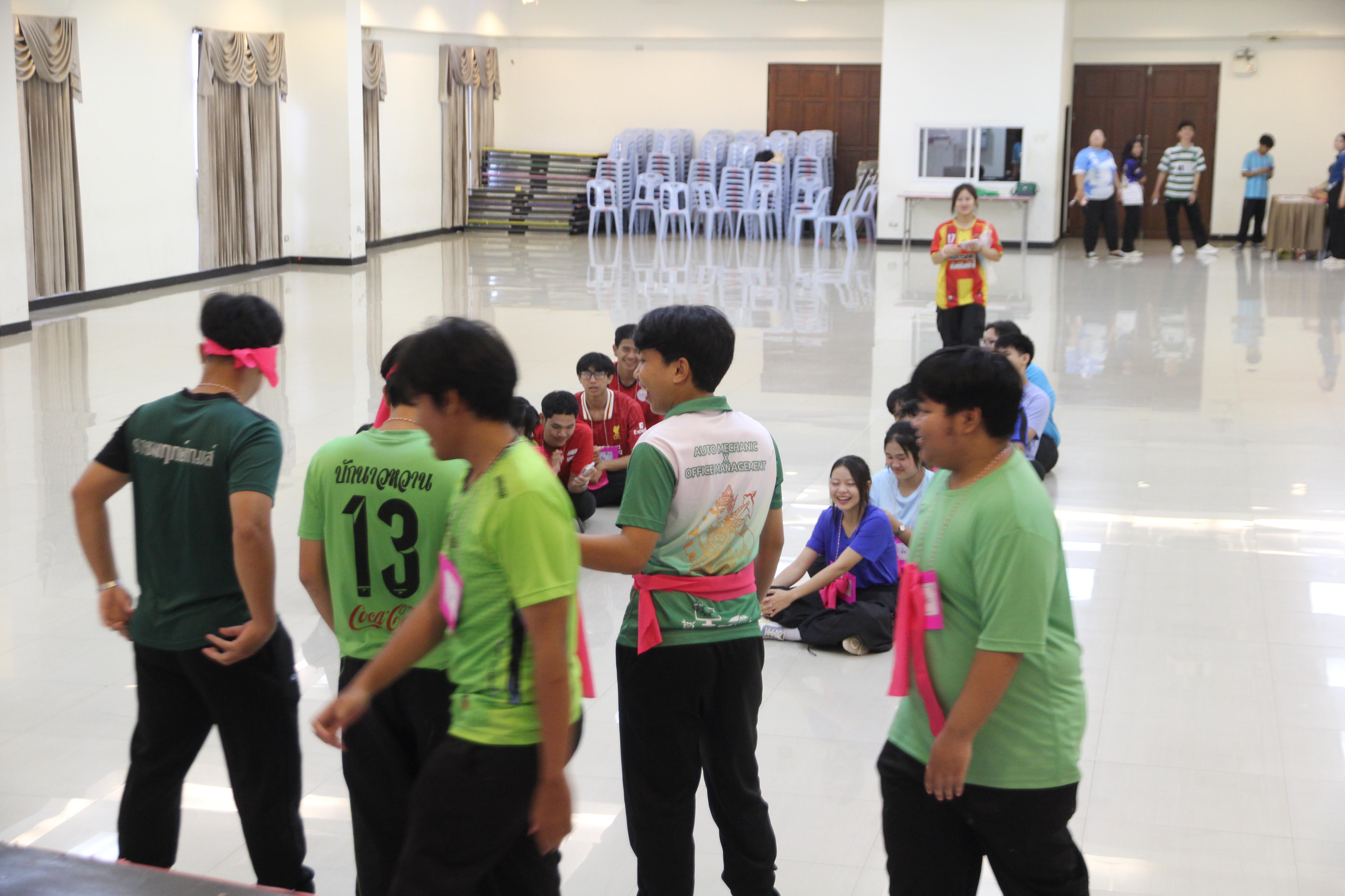 174. กิจกรรมผูกข้อมือ 68