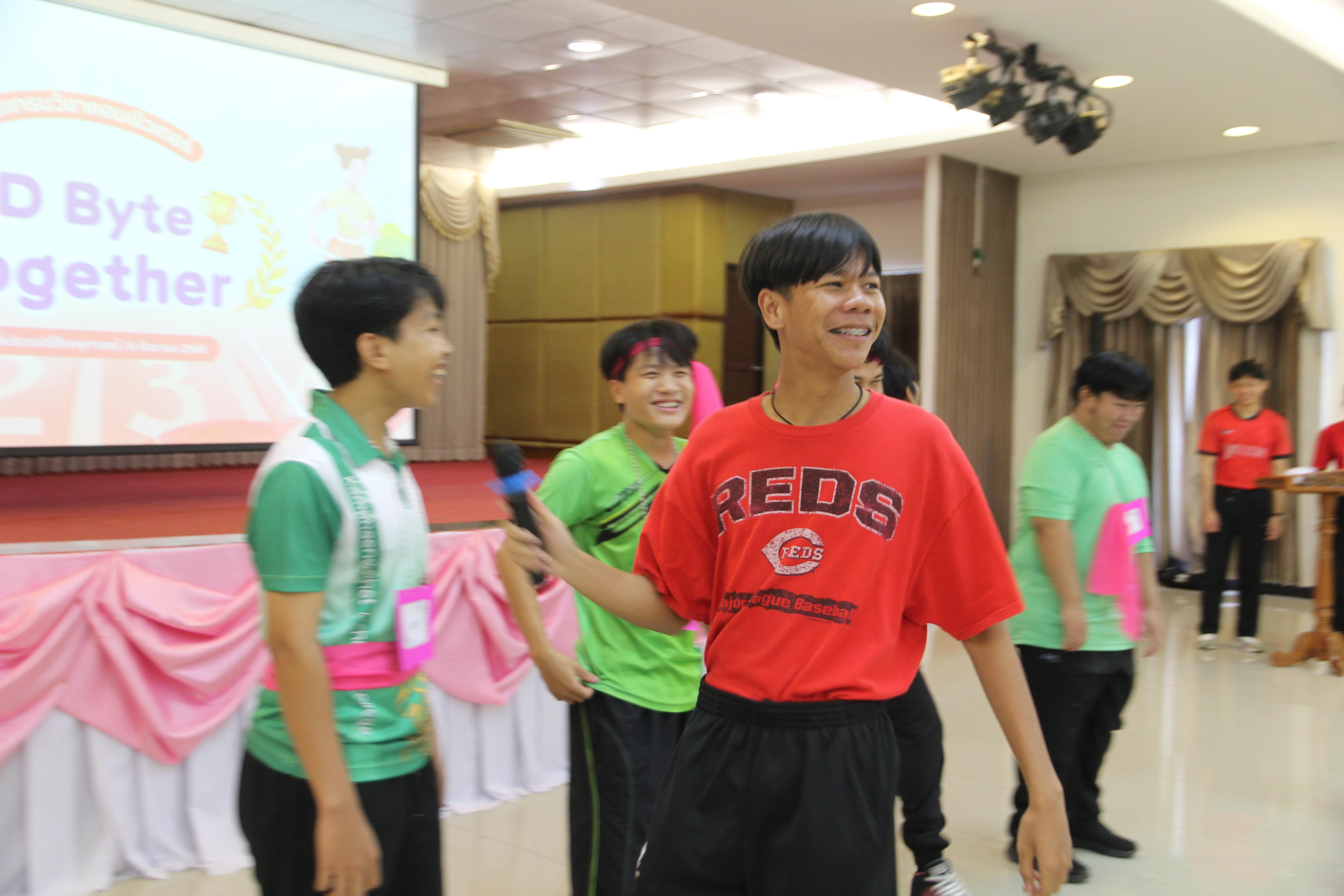 177. กิจกรรมผูกข้อมือ 68