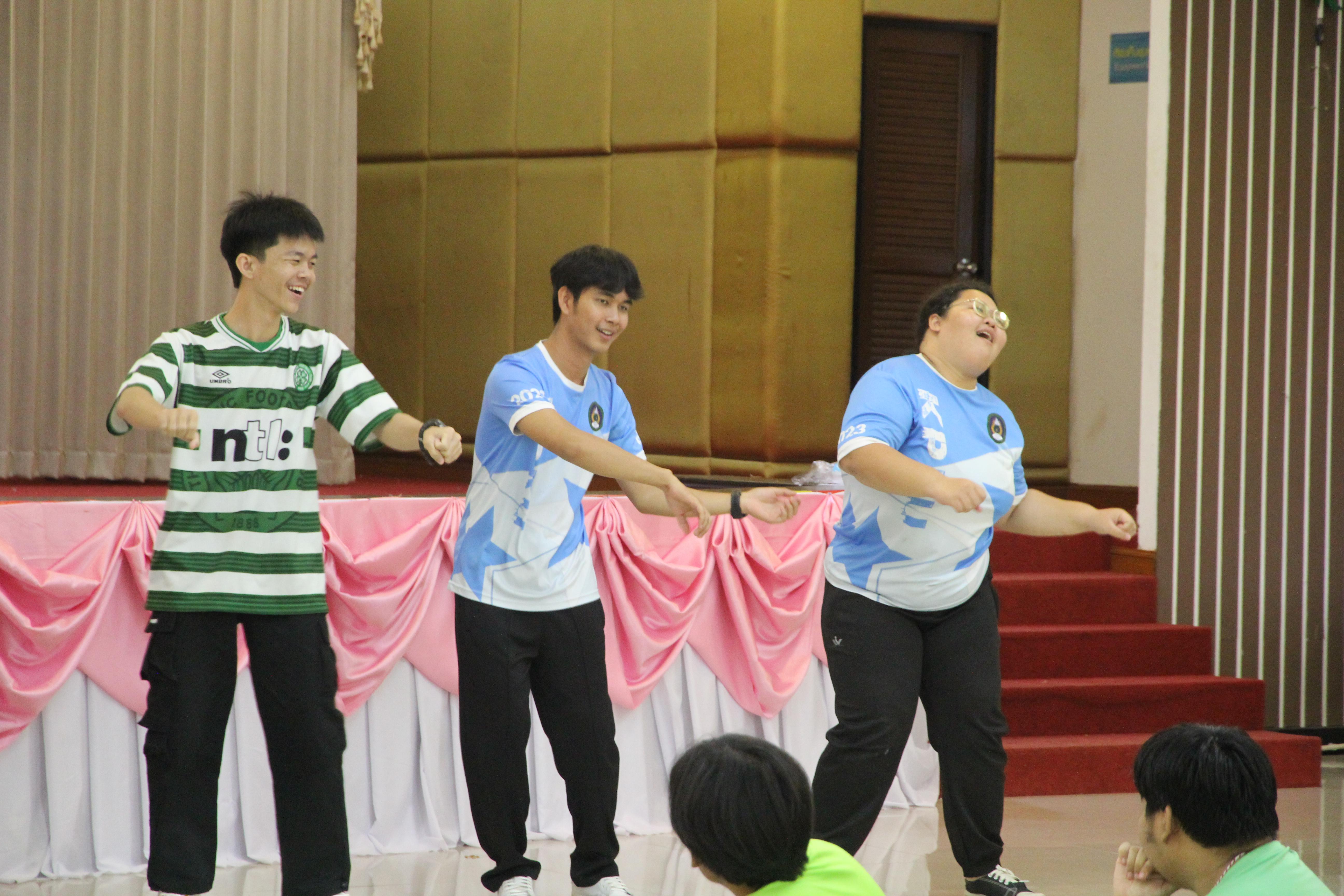 226. กิจกรรมผูกข้อมือ 68