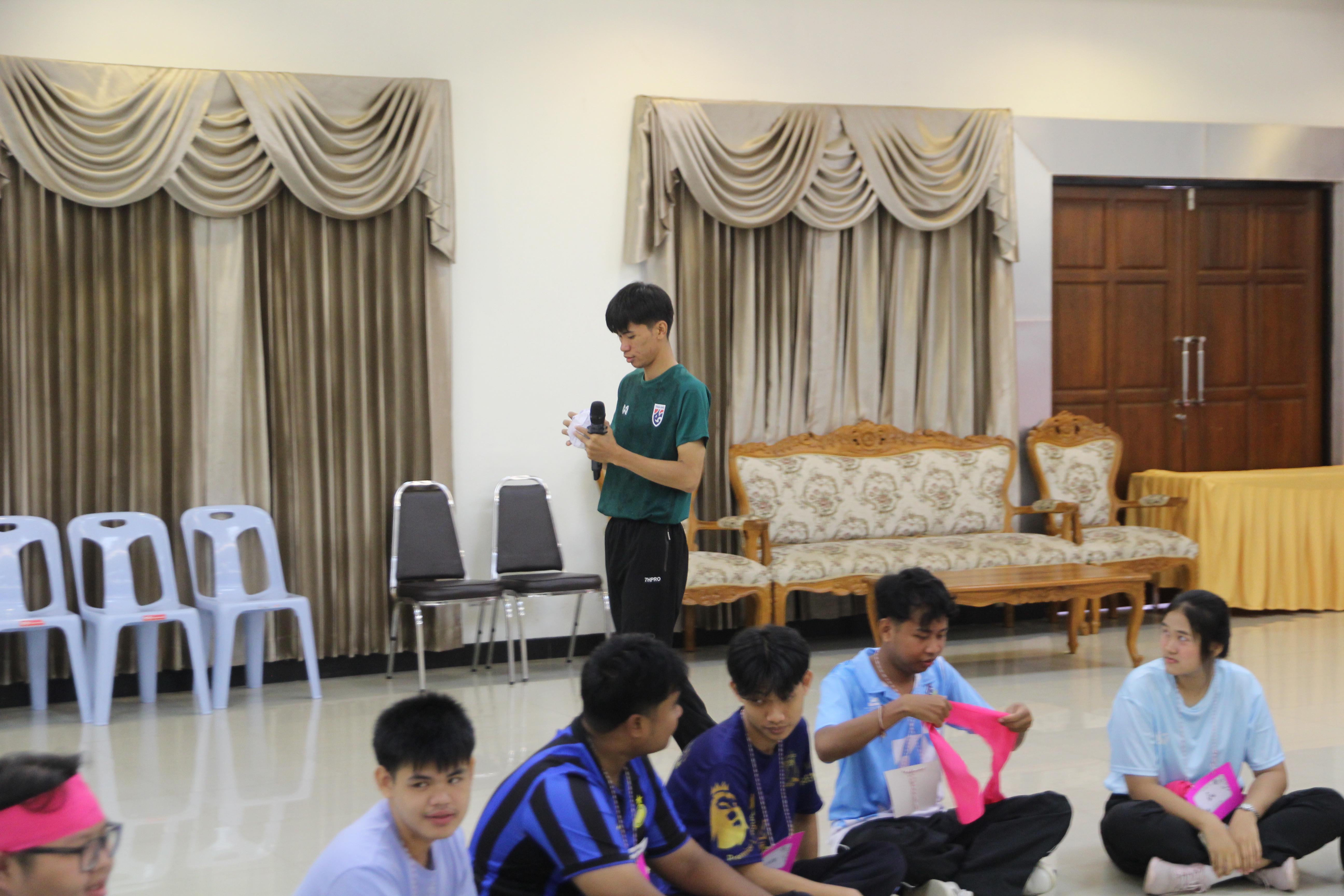 245. กิจกรรมผูกข้อมือ 68
