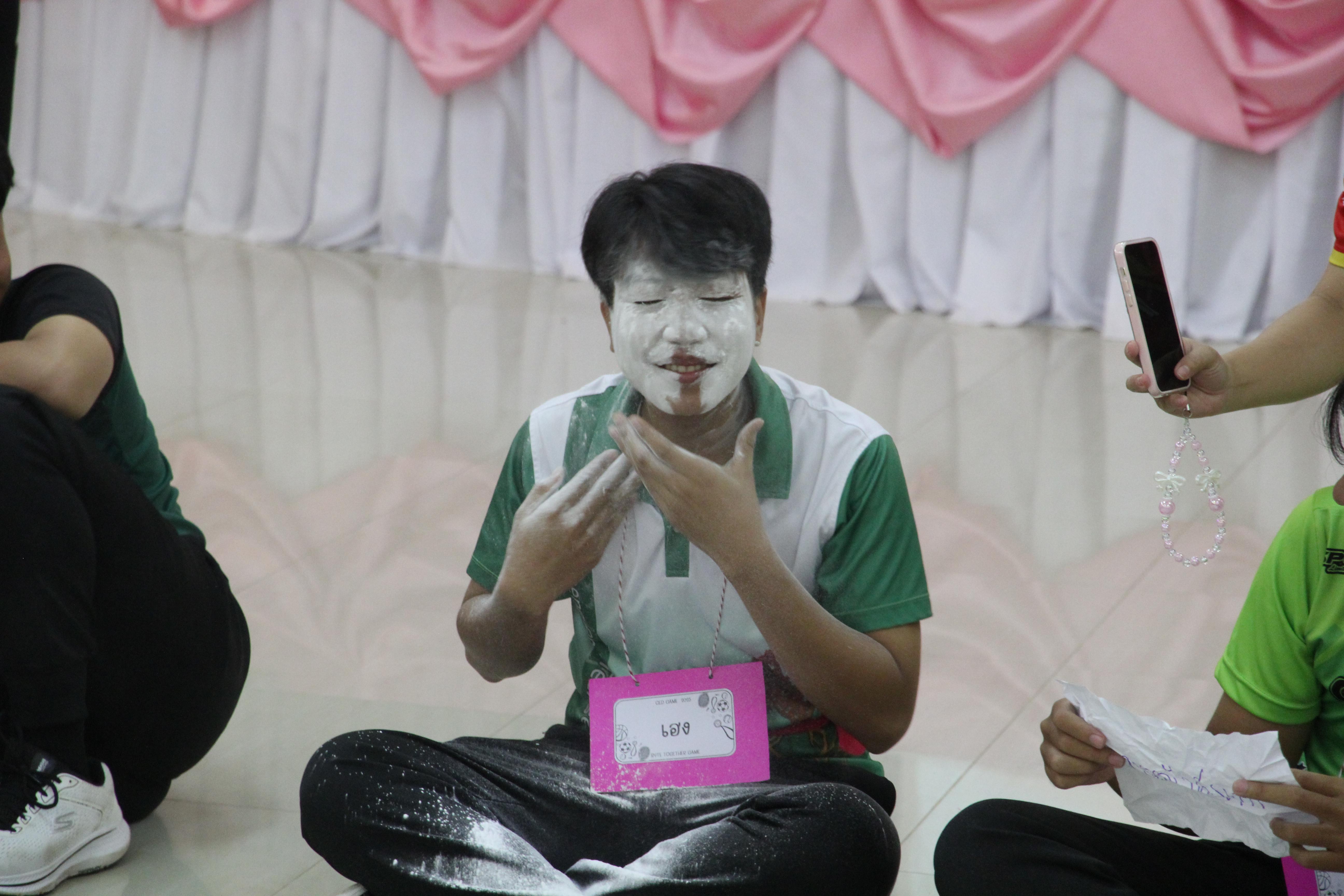 253. กิจกรรมผูกข้อมือ 68