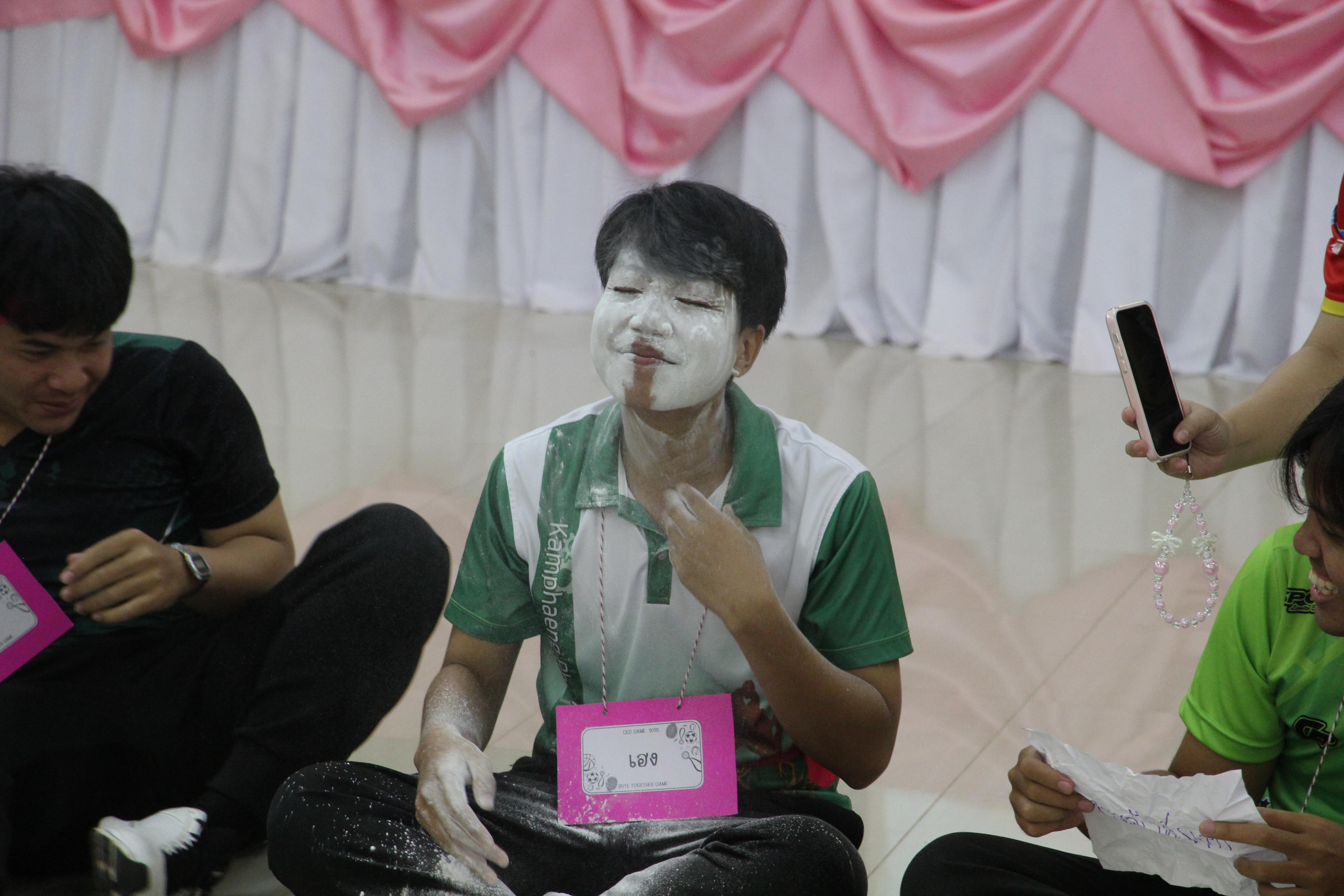254. กิจกรรมผูกข้อมือ 68