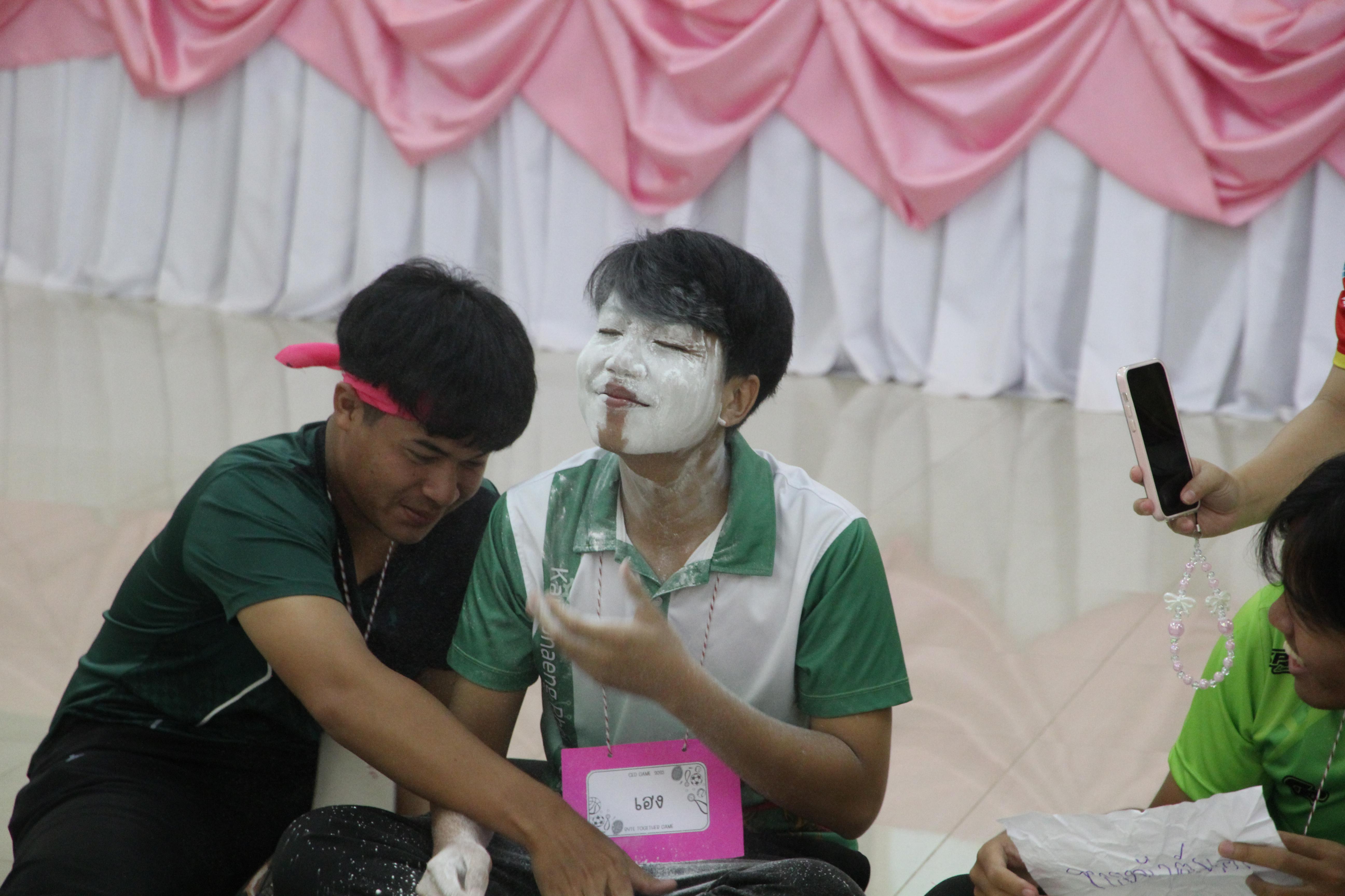 255. กิจกรรมผูกข้อมือ 68