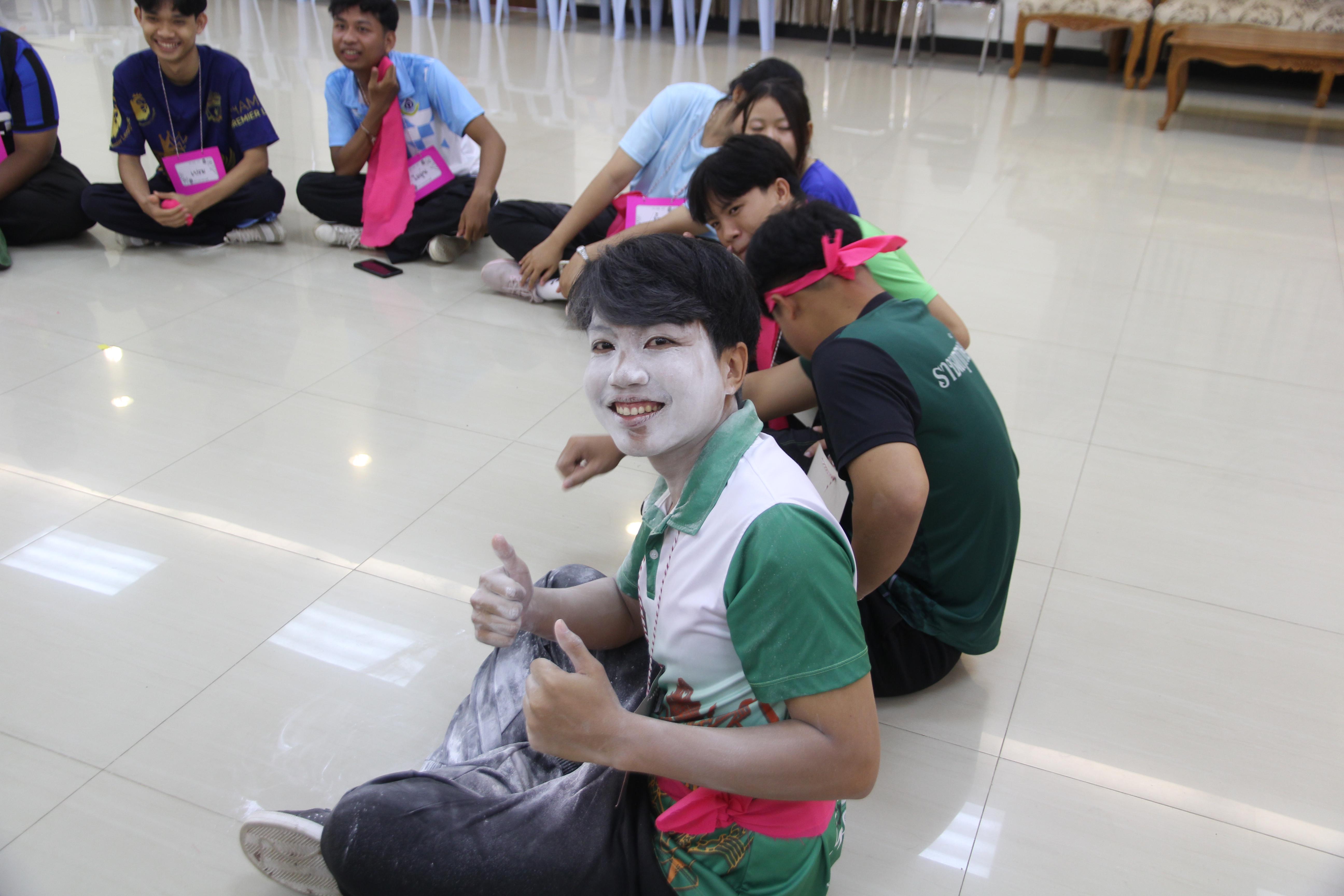 262. กิจกรรมผูกข้อมือ 68