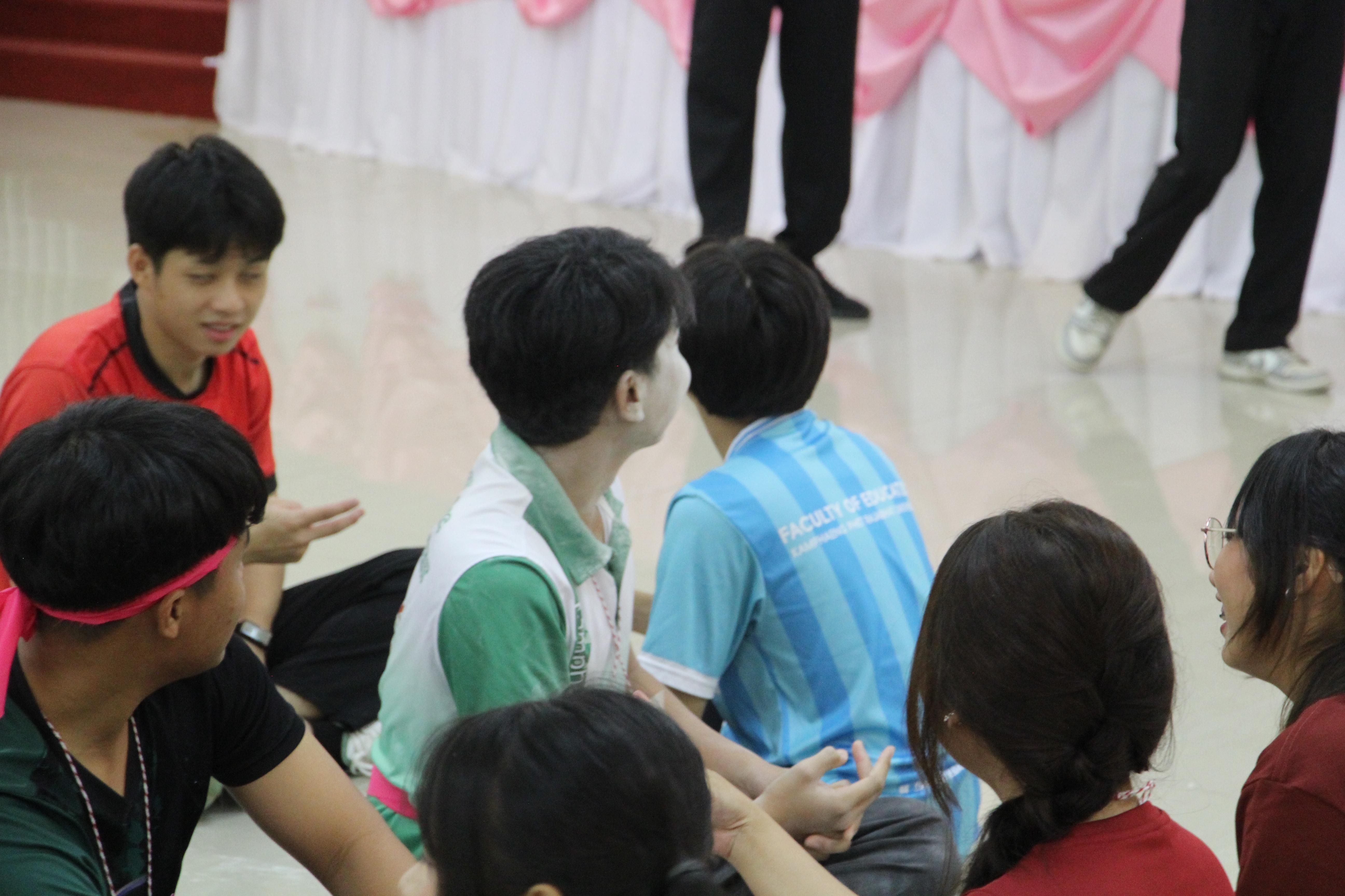 330. กิจกรรมผูกข้อมือ 68