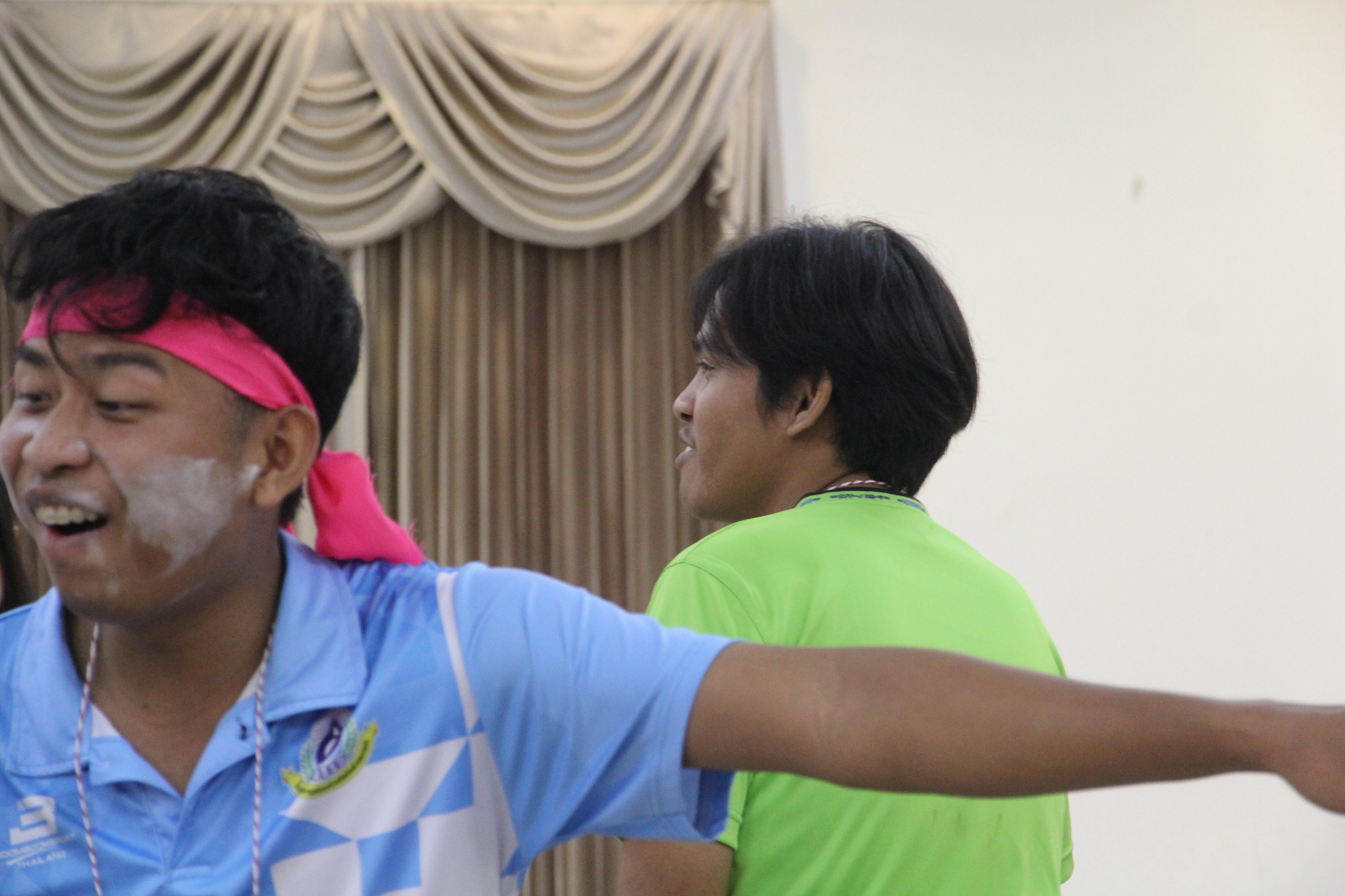 343. กิจกรรมผูกข้อมือ 68