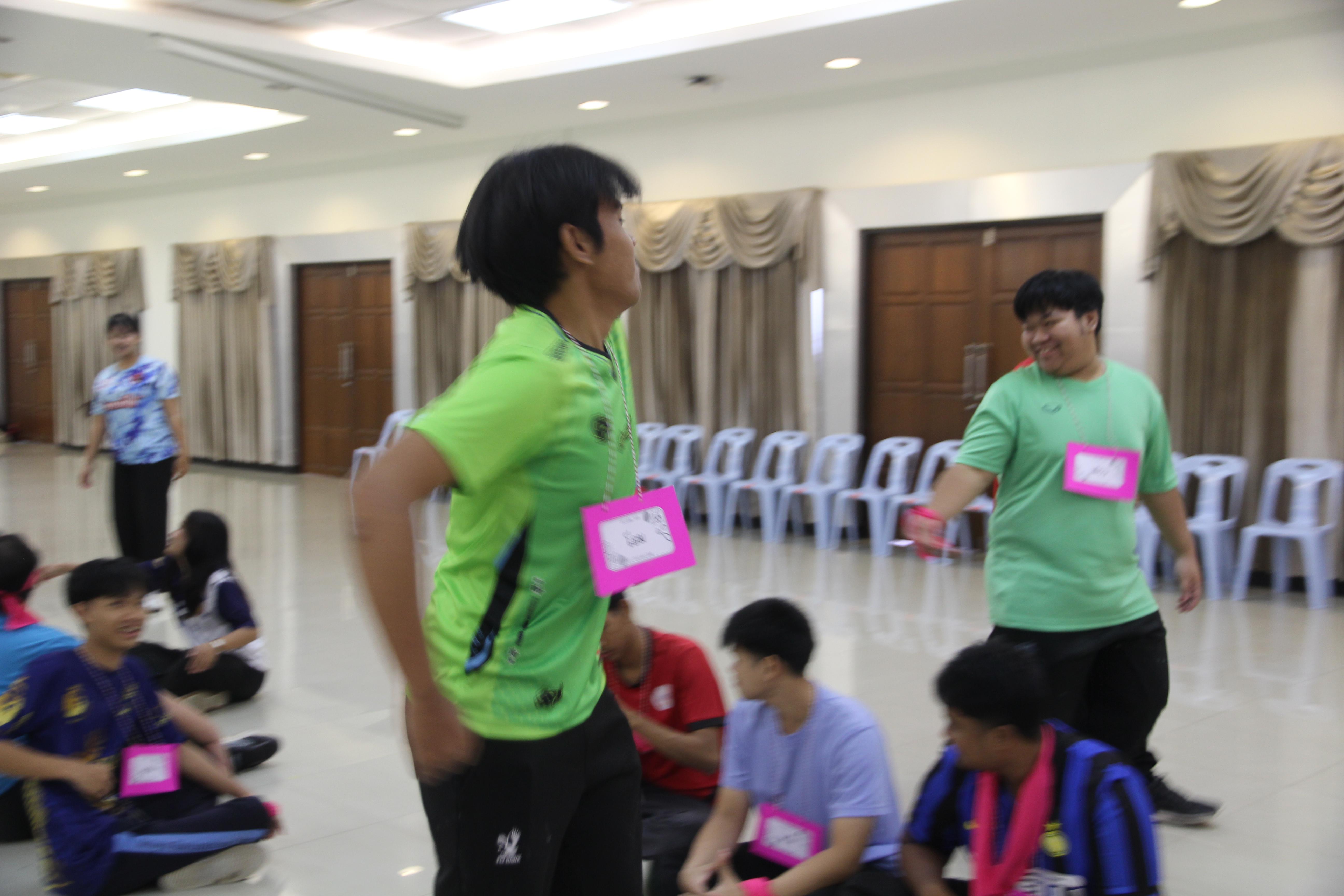 346. กิจกรรมผูกข้อมือ 68