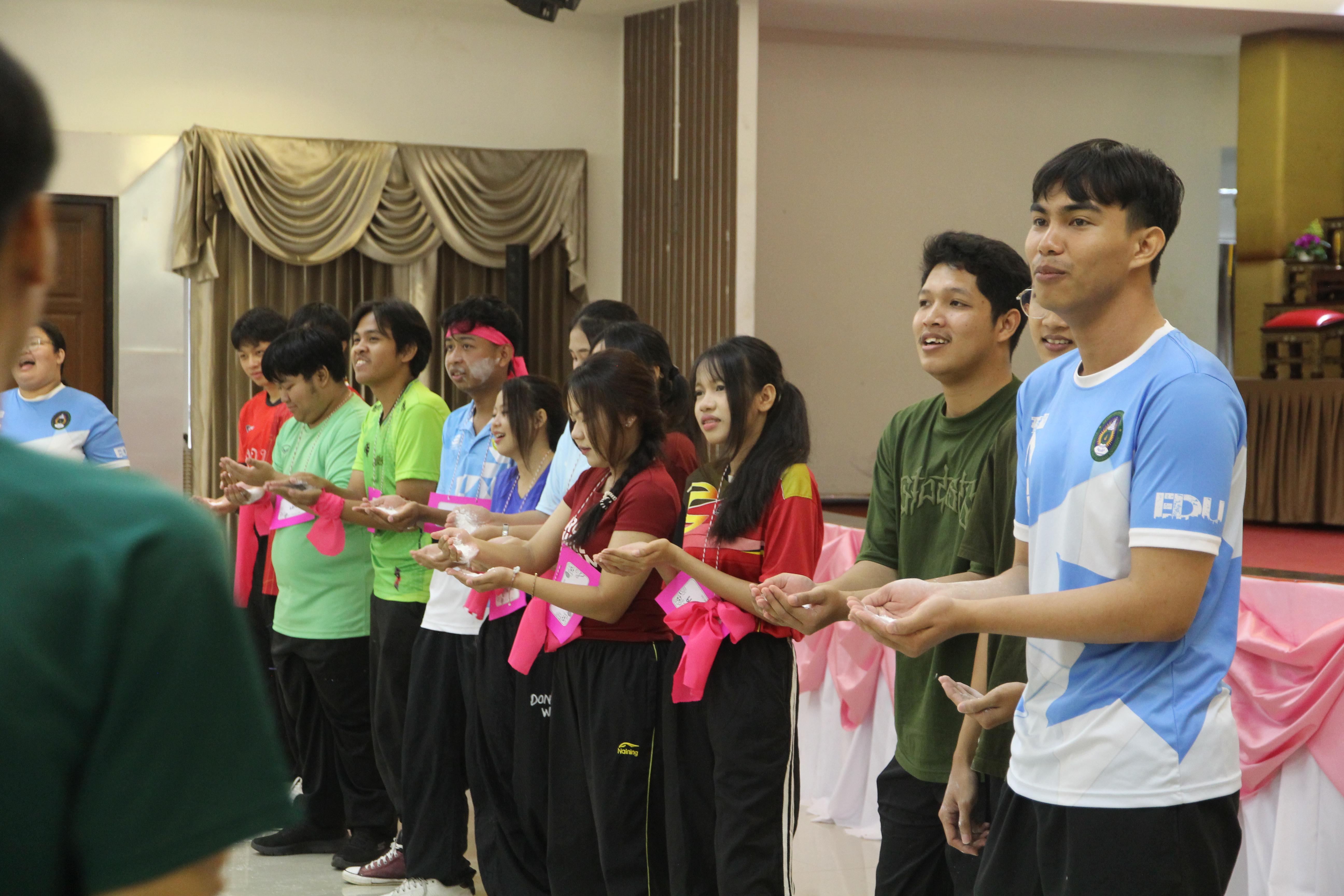 357. กิจกรรมผูกข้อมือ 68