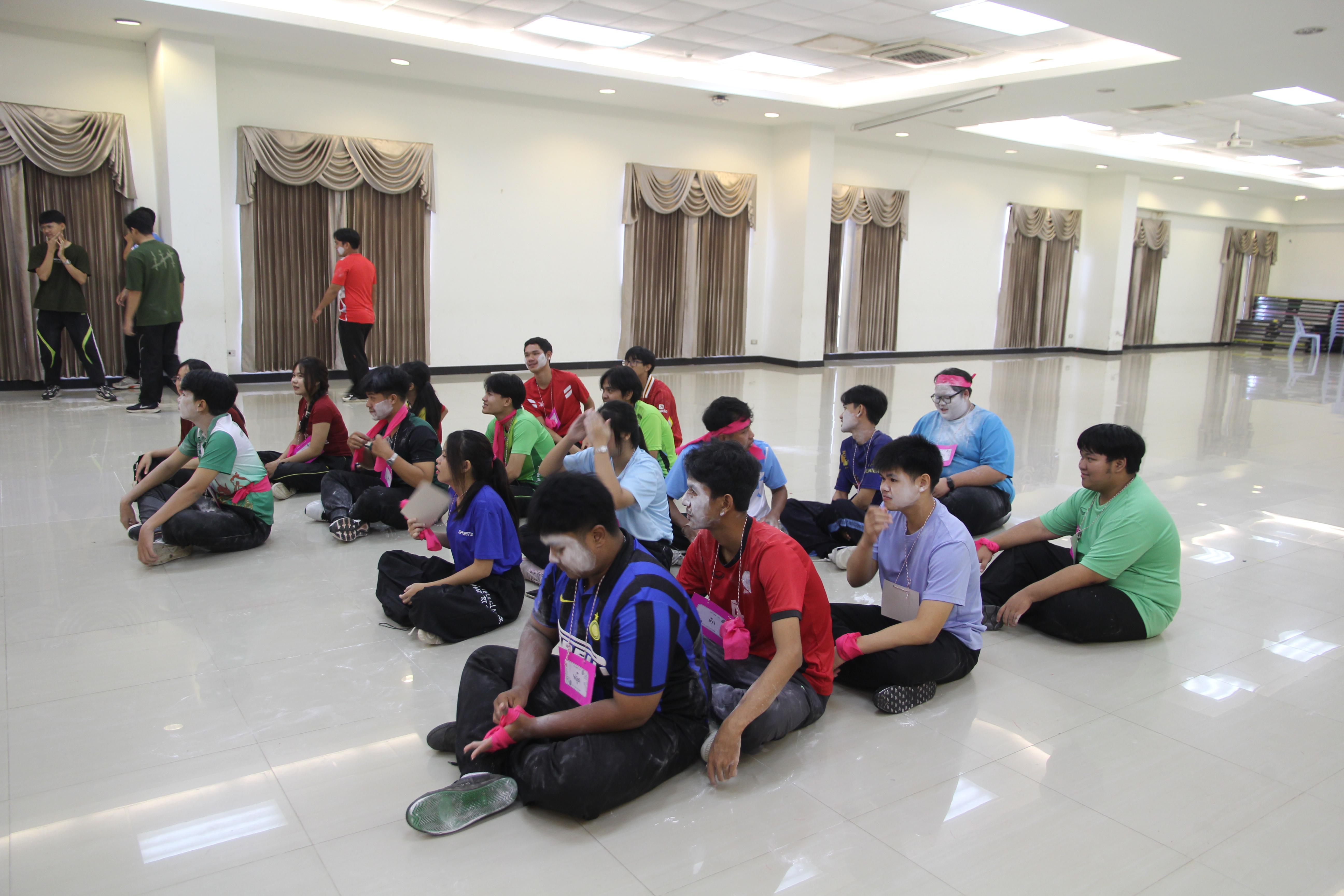 383. กิจกรรมผูกข้อมือ 68