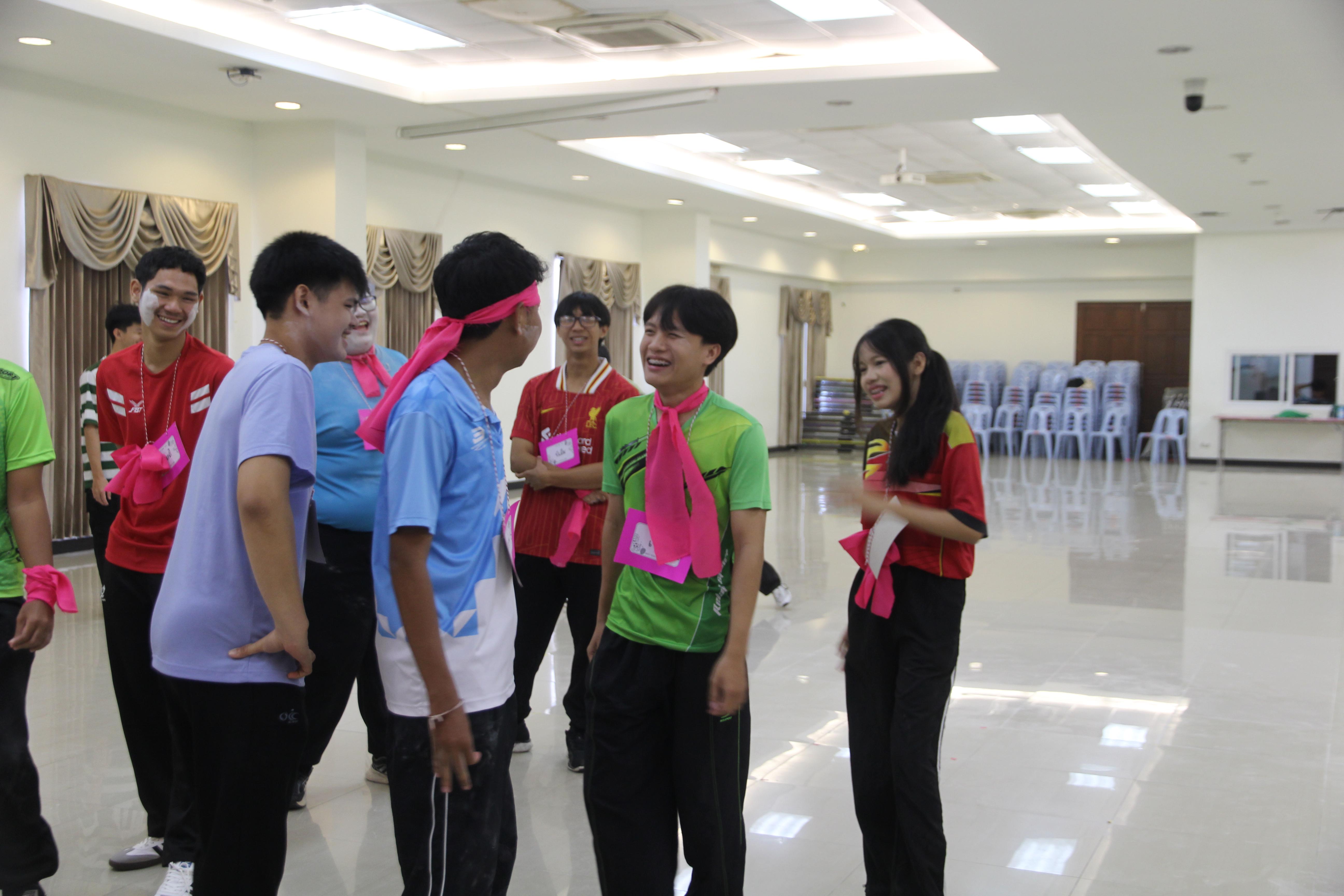 419. กิจกรรมผูกข้อมือ 68