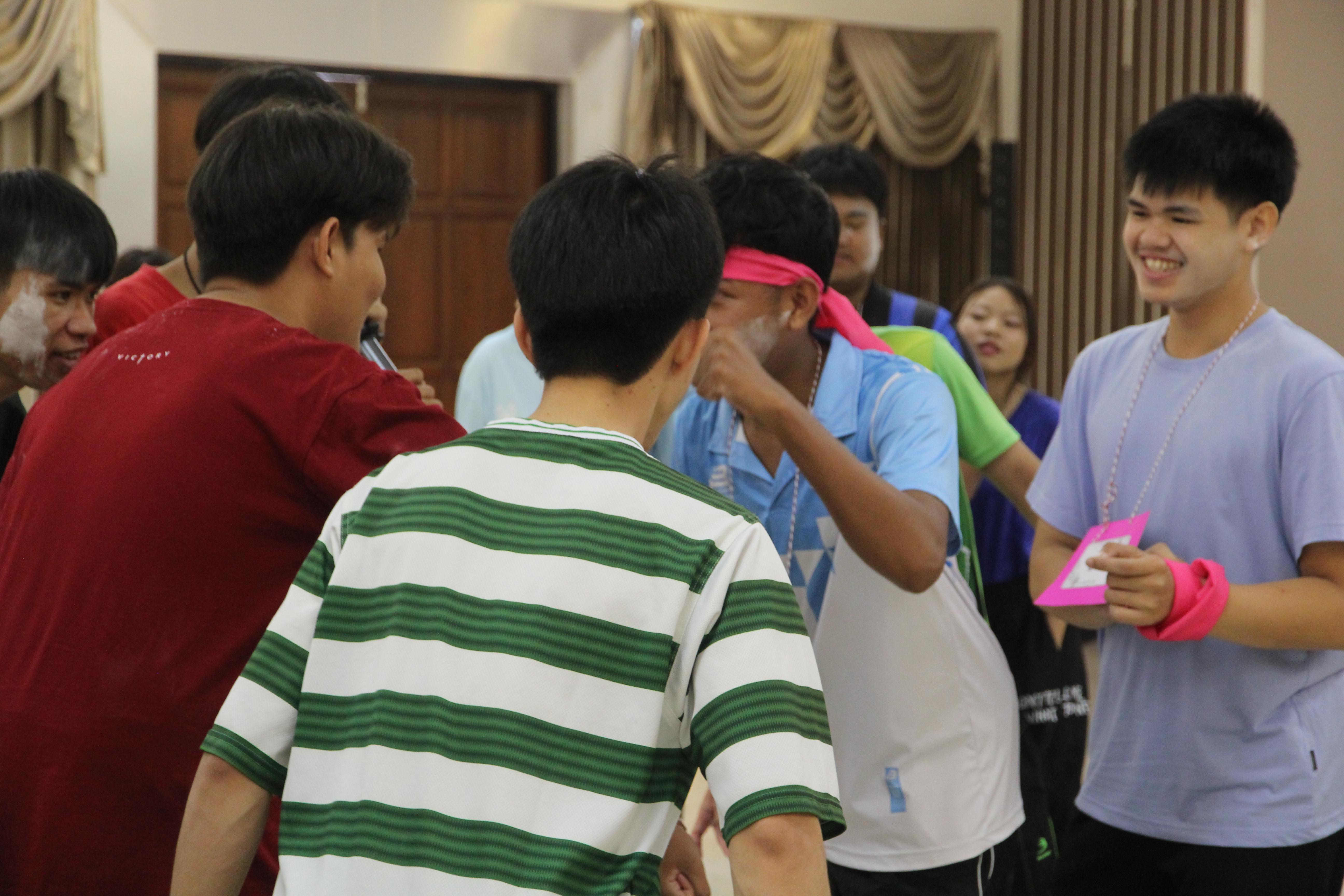 430. กิจกรรมผูกข้อมือ 68