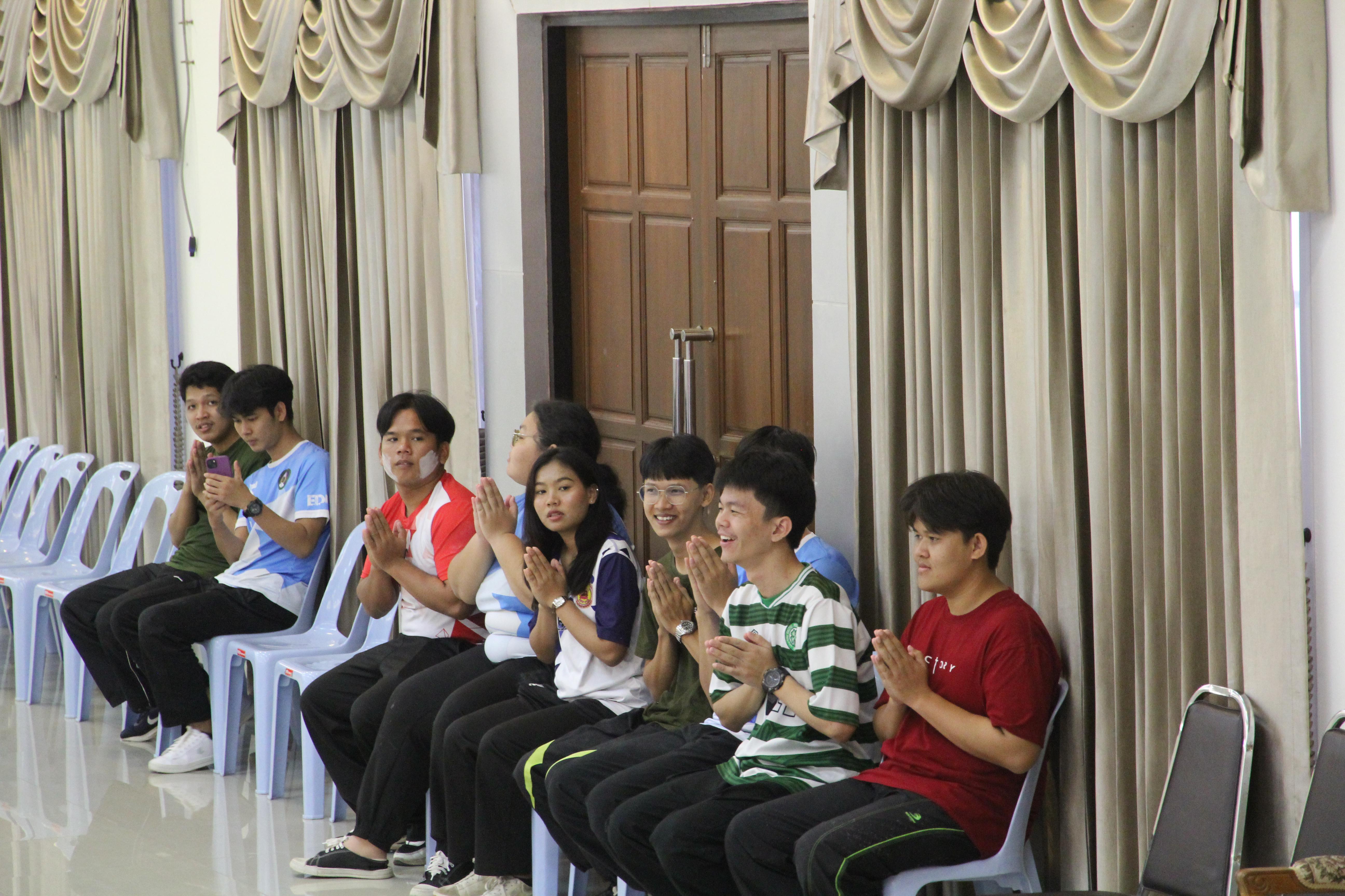 462. กิจกรรมผูกข้อมือ 68
