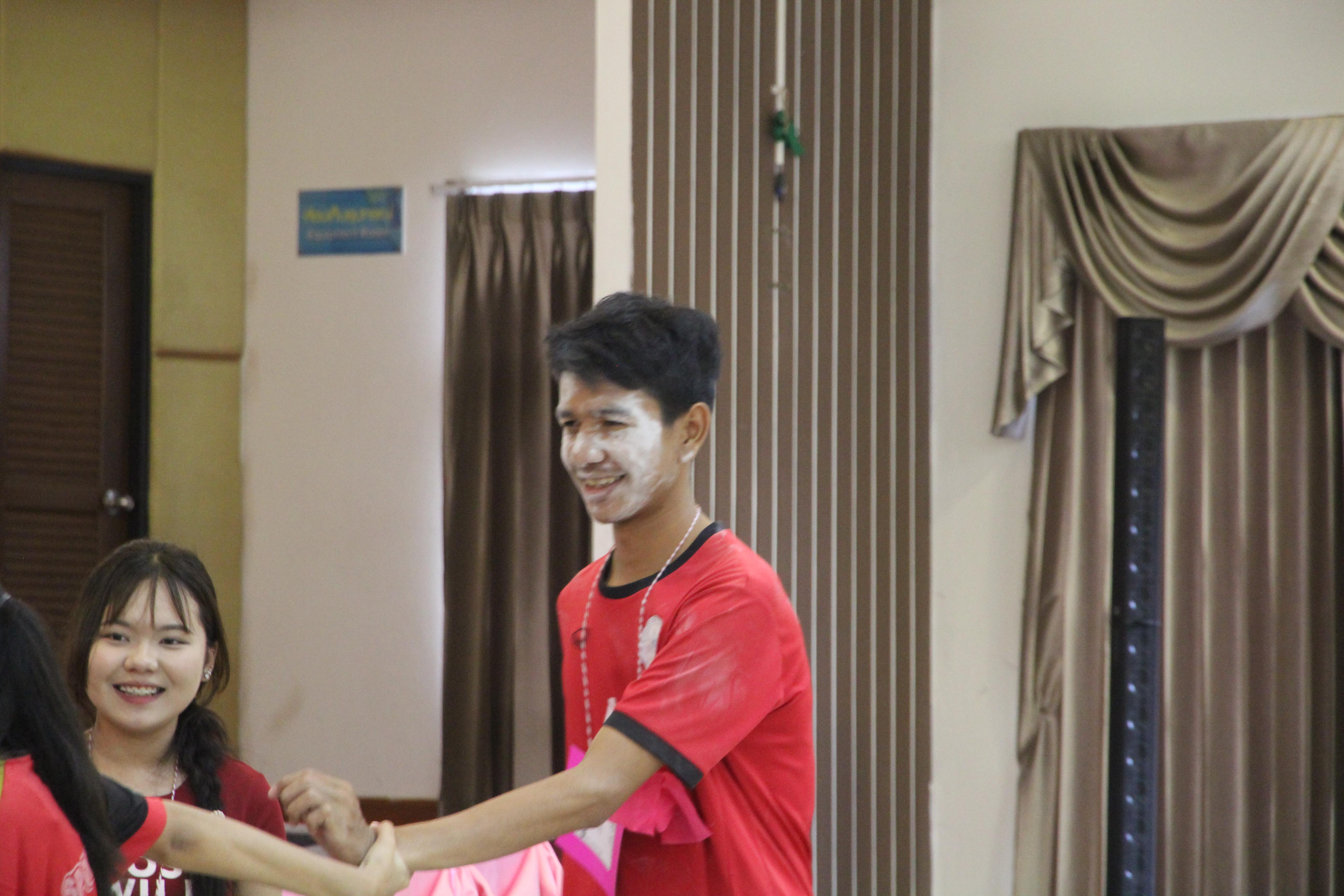508. กิจกรรมผูกข้อมือ 68