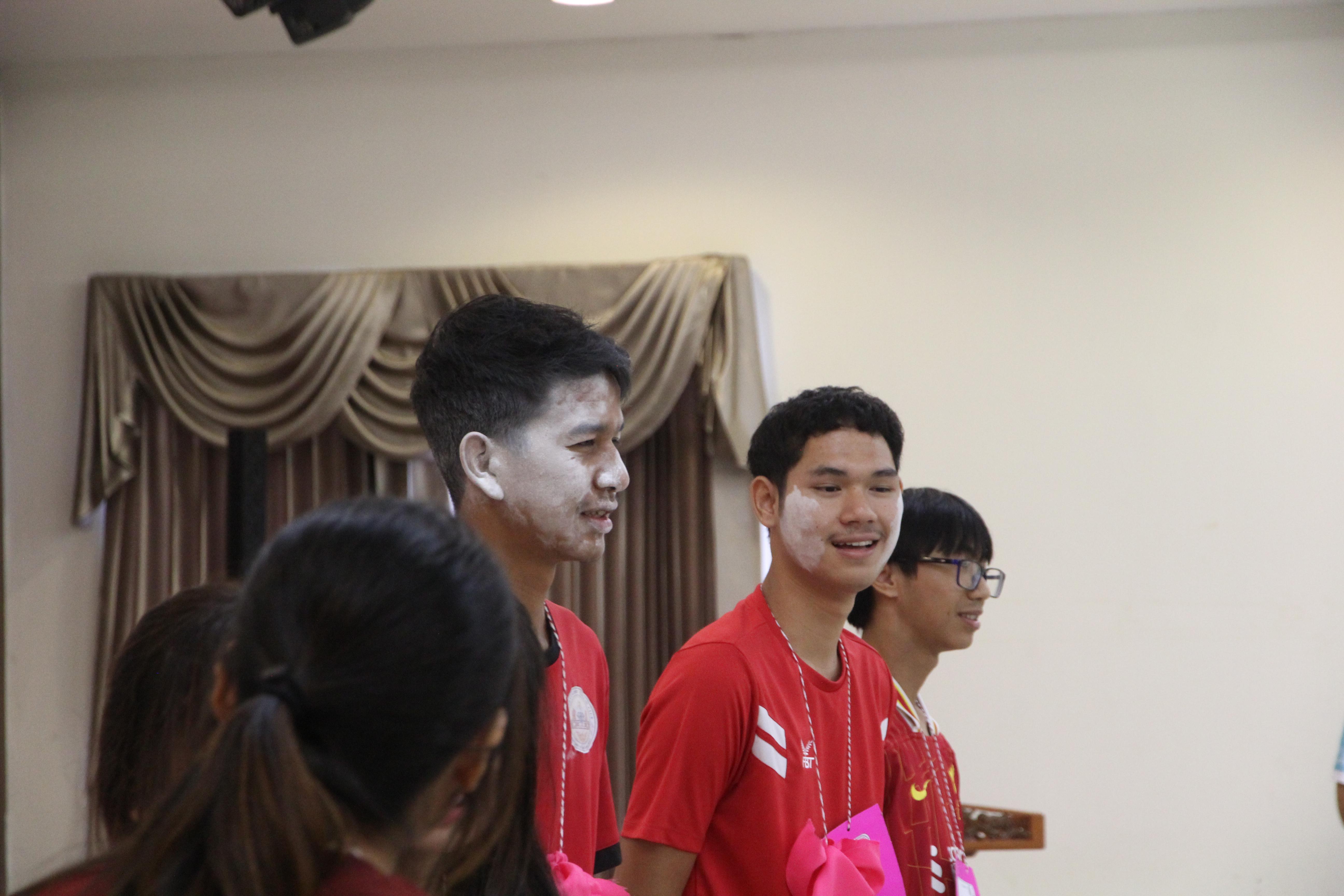 516. กิจกรรมผูกข้อมือ 68
