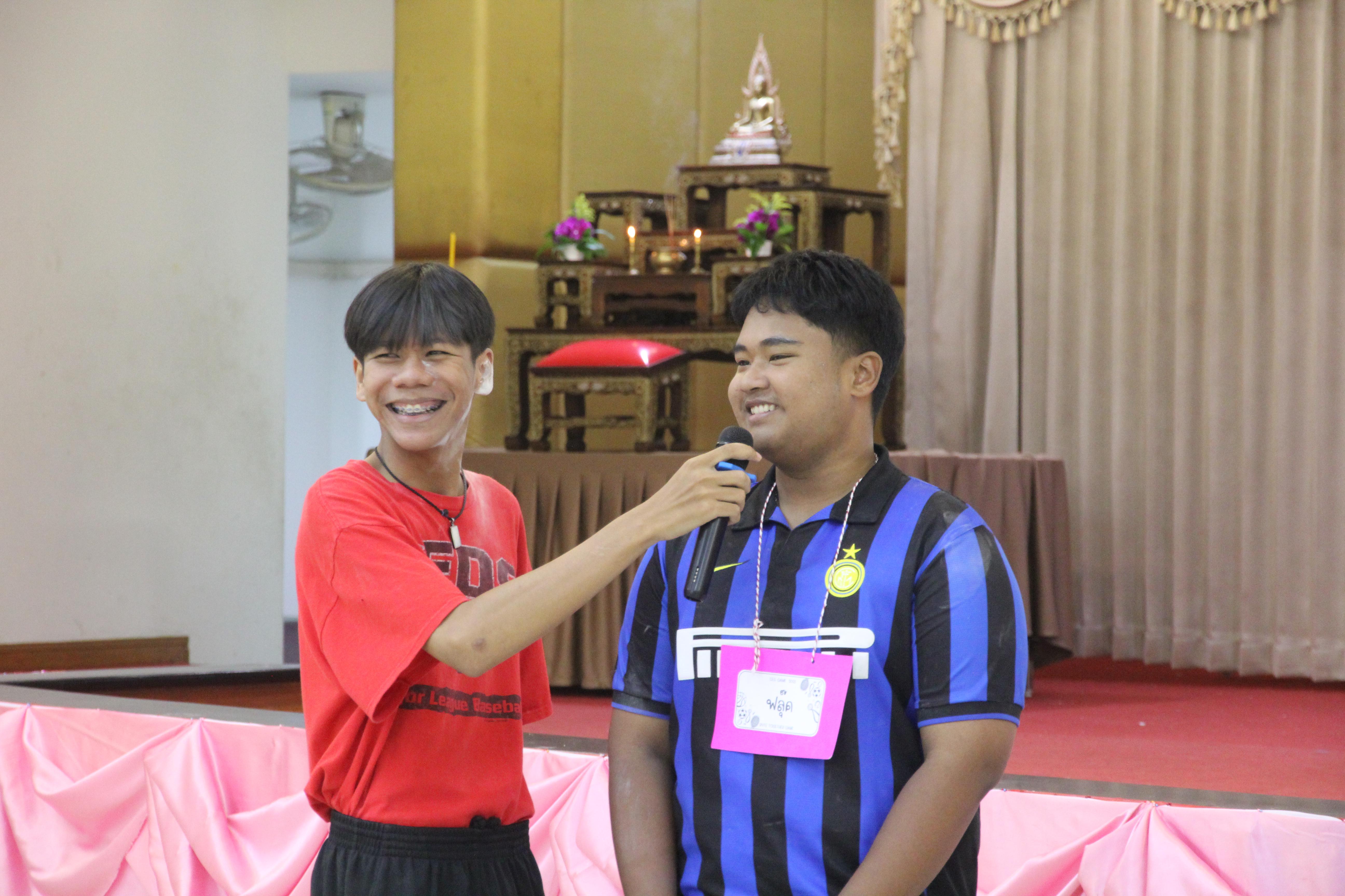 584. กิจกรรมผูกข้อมือ 68
