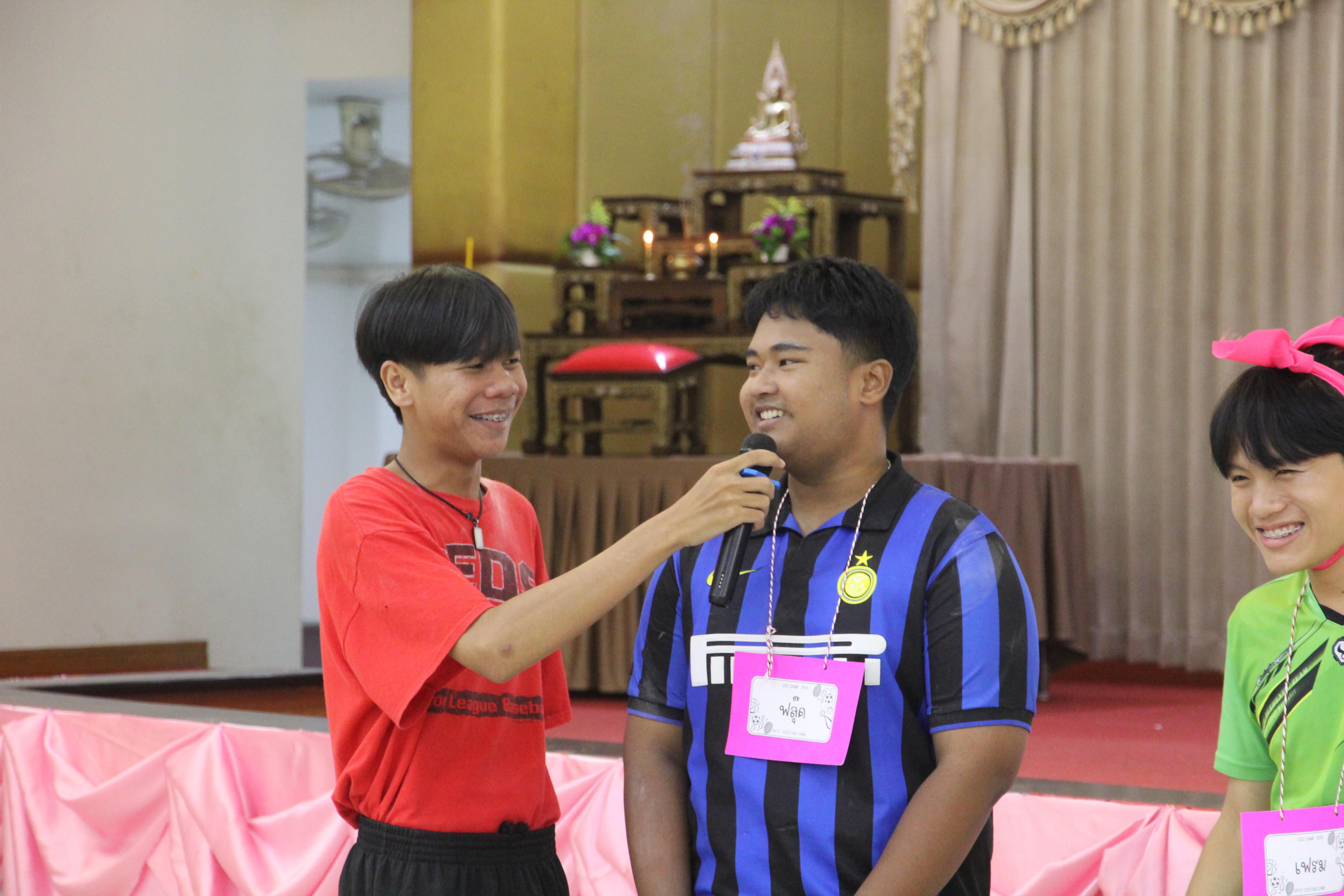 585. กิจกรรมผูกข้อมือ 68