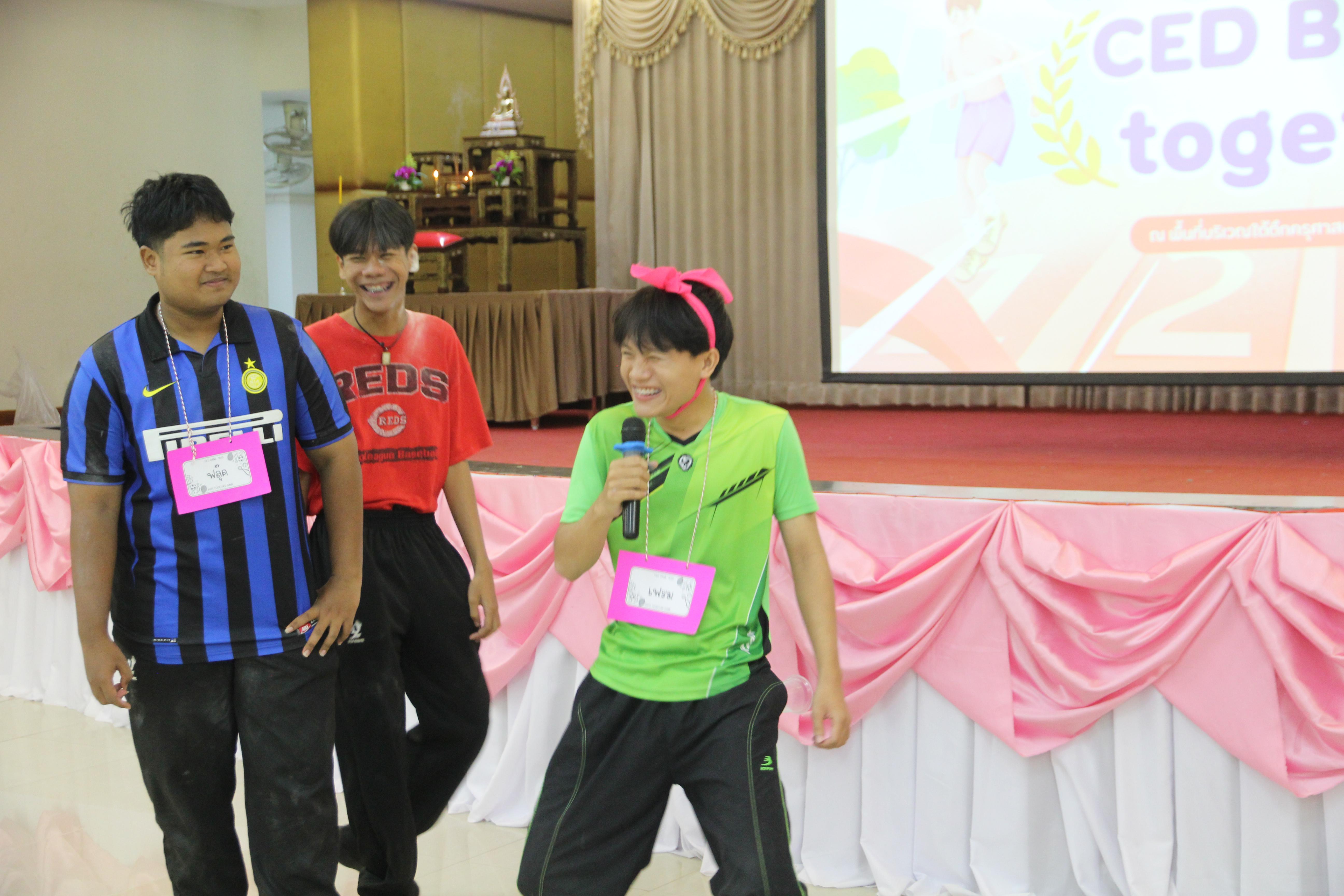 591. กิจกรรมผูกข้อมือ 68