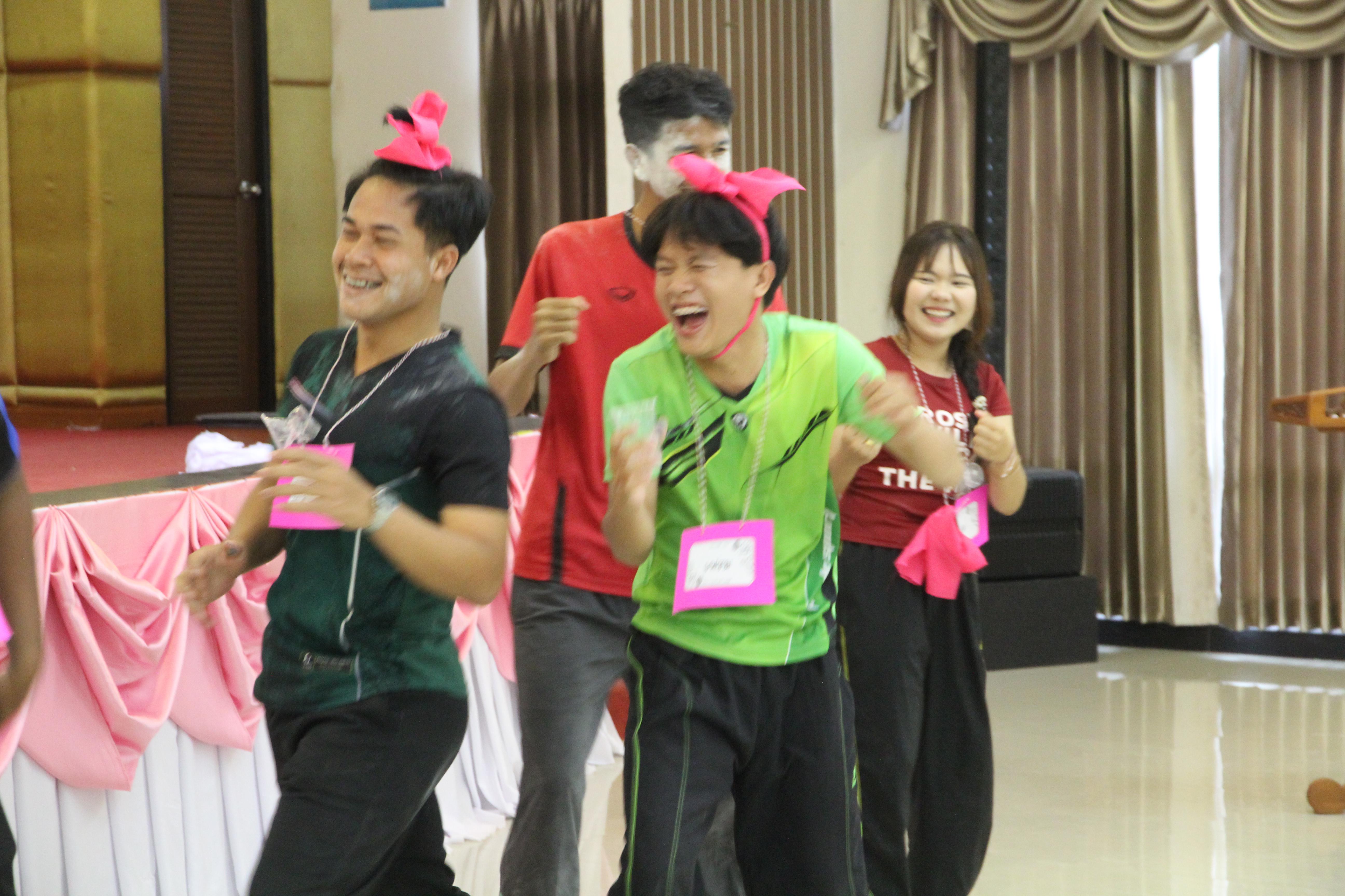 612. กิจกรรมผูกข้อมือ 68