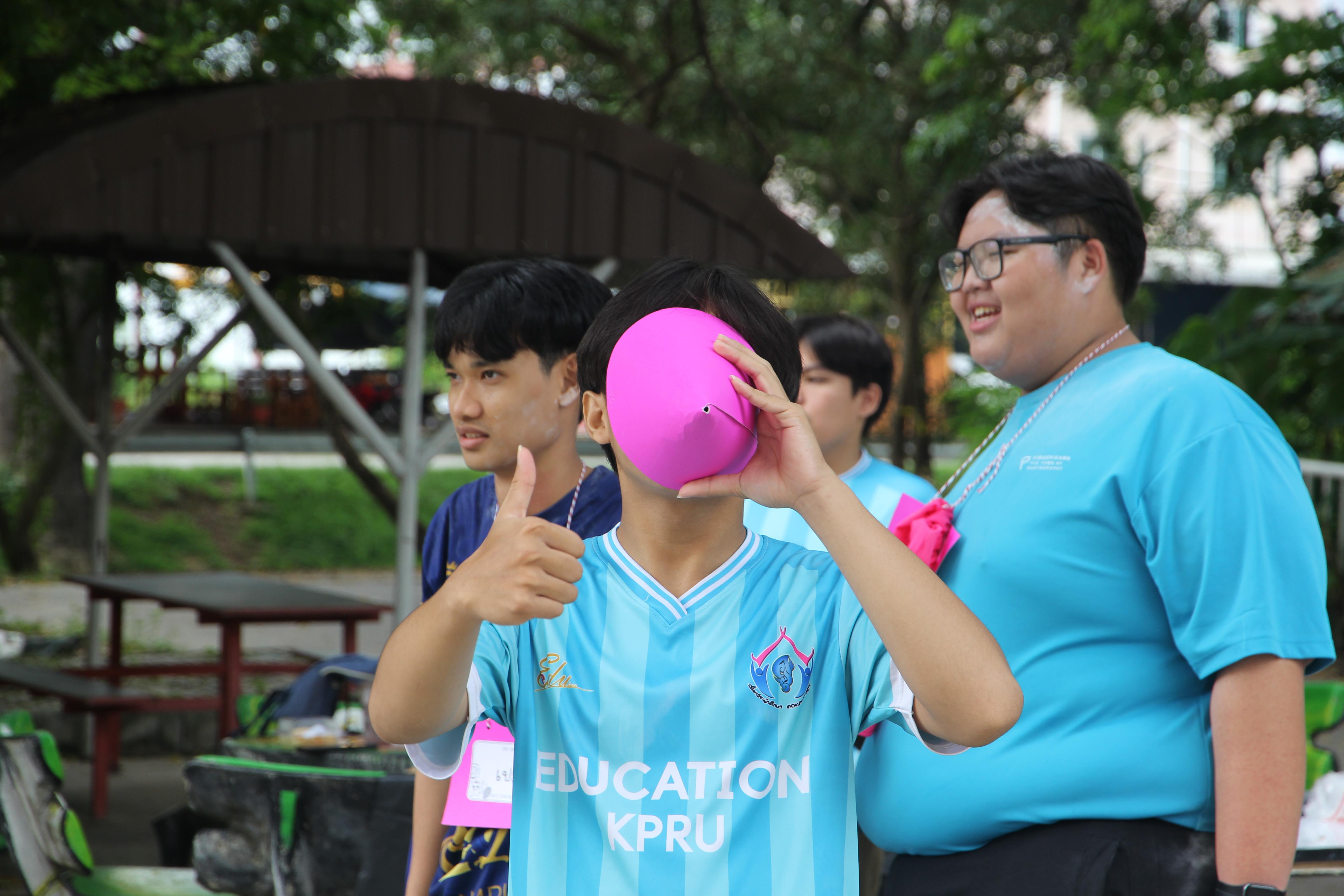 684. กิจกรรมผูกข้อมือ 68