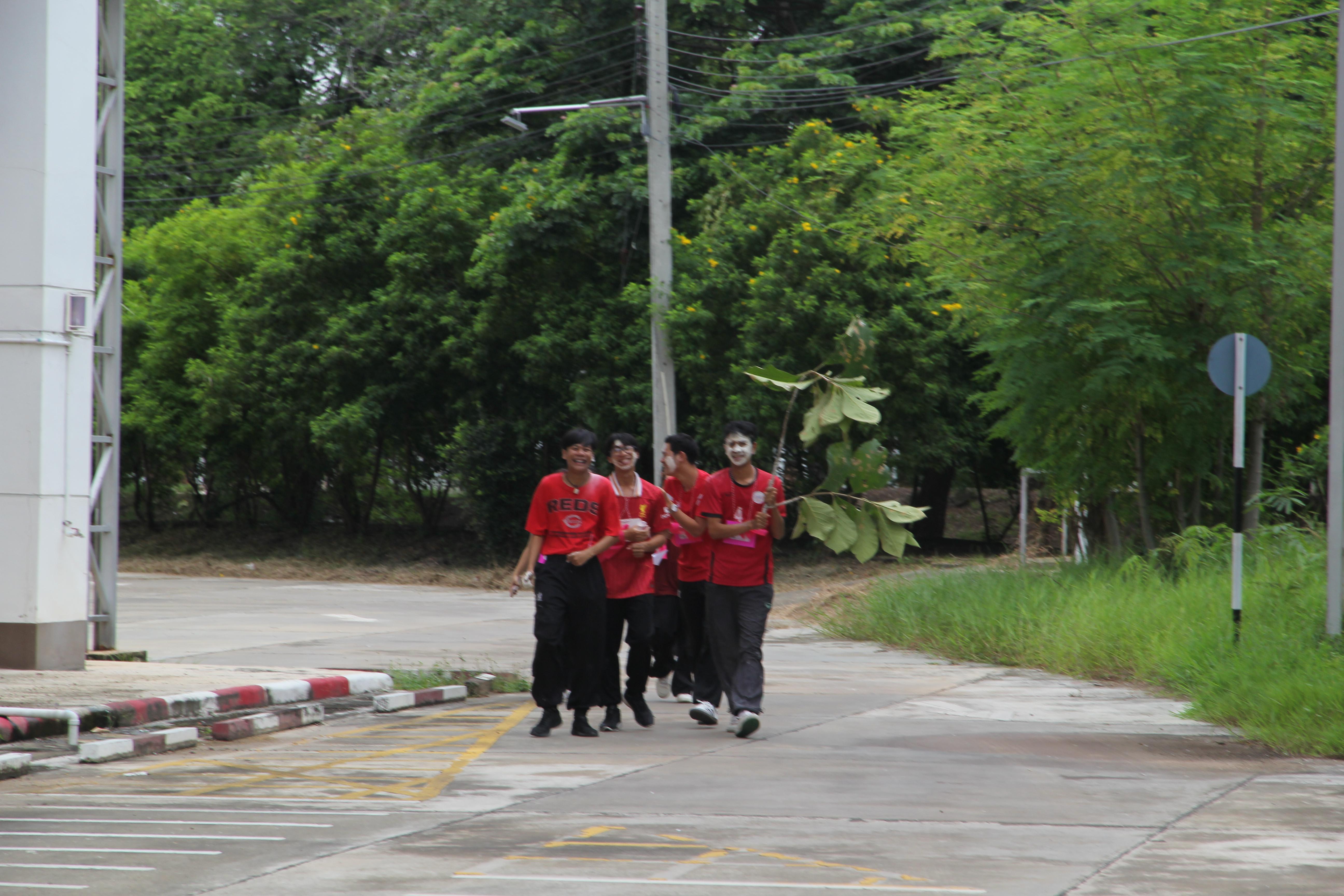 737. กิจกรรมผูกข้อมือ 68