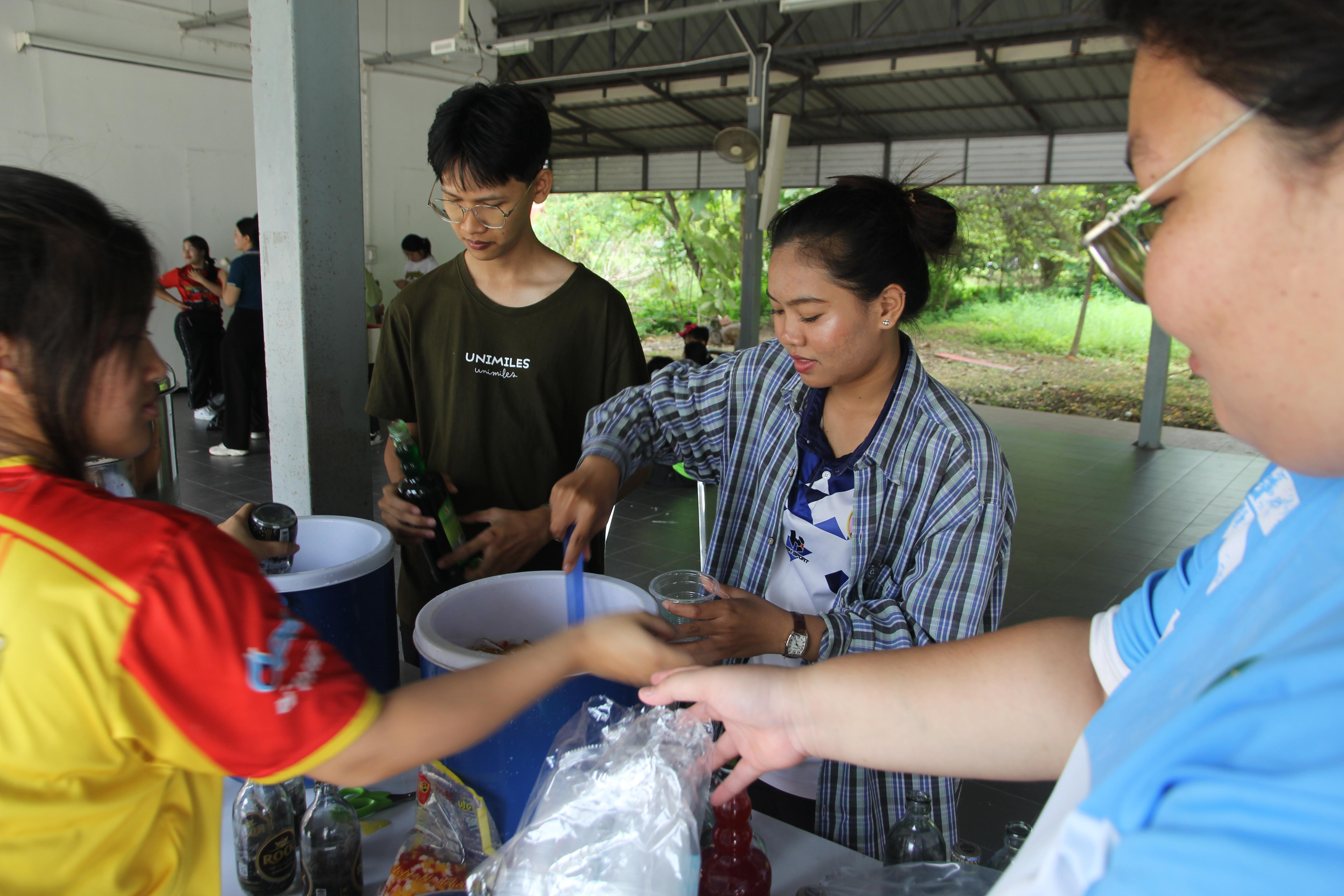 756. กิจกรรมผูกข้อมือ 68