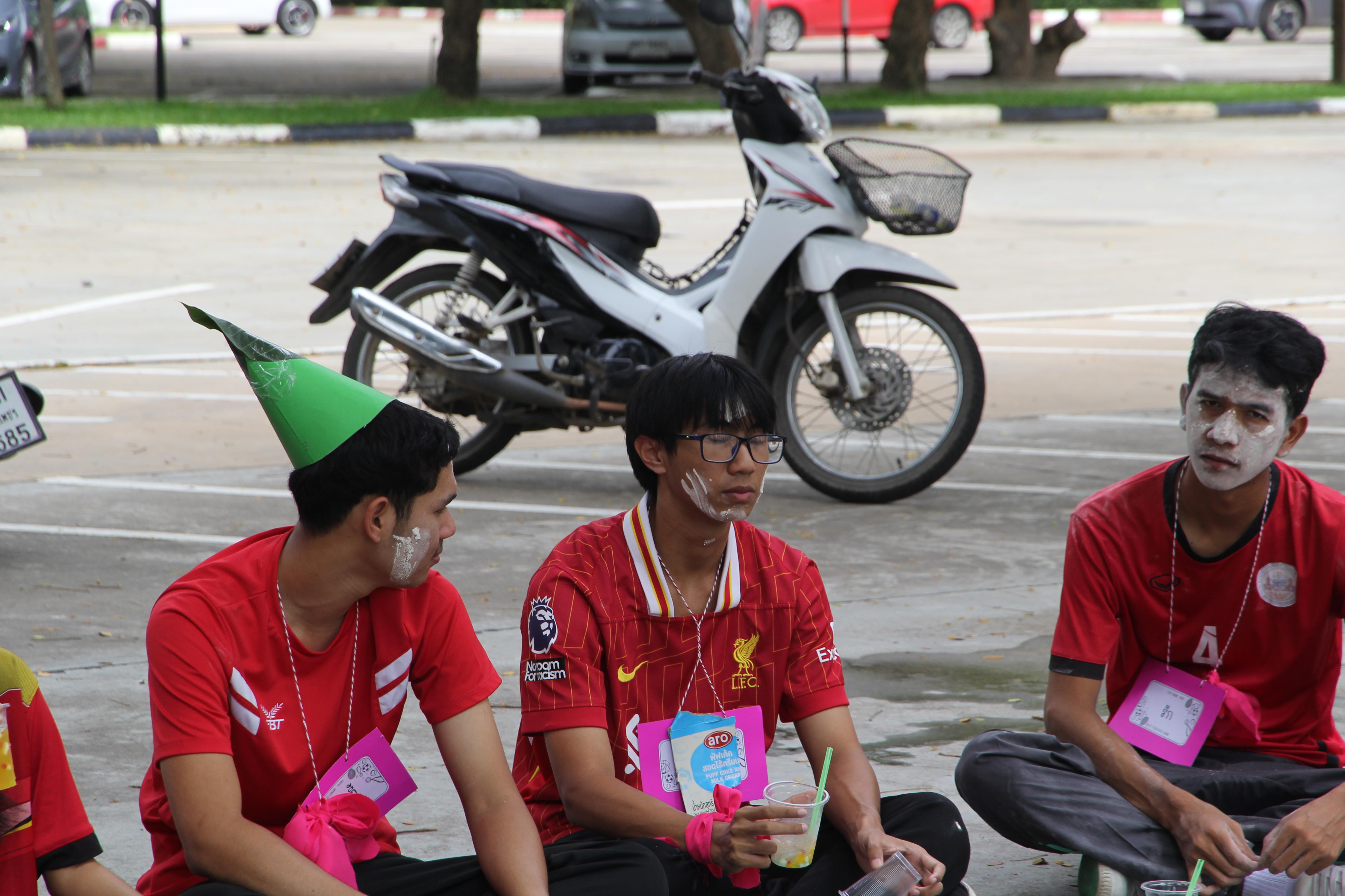 819. กิจกรรมผูกข้อมือ 68