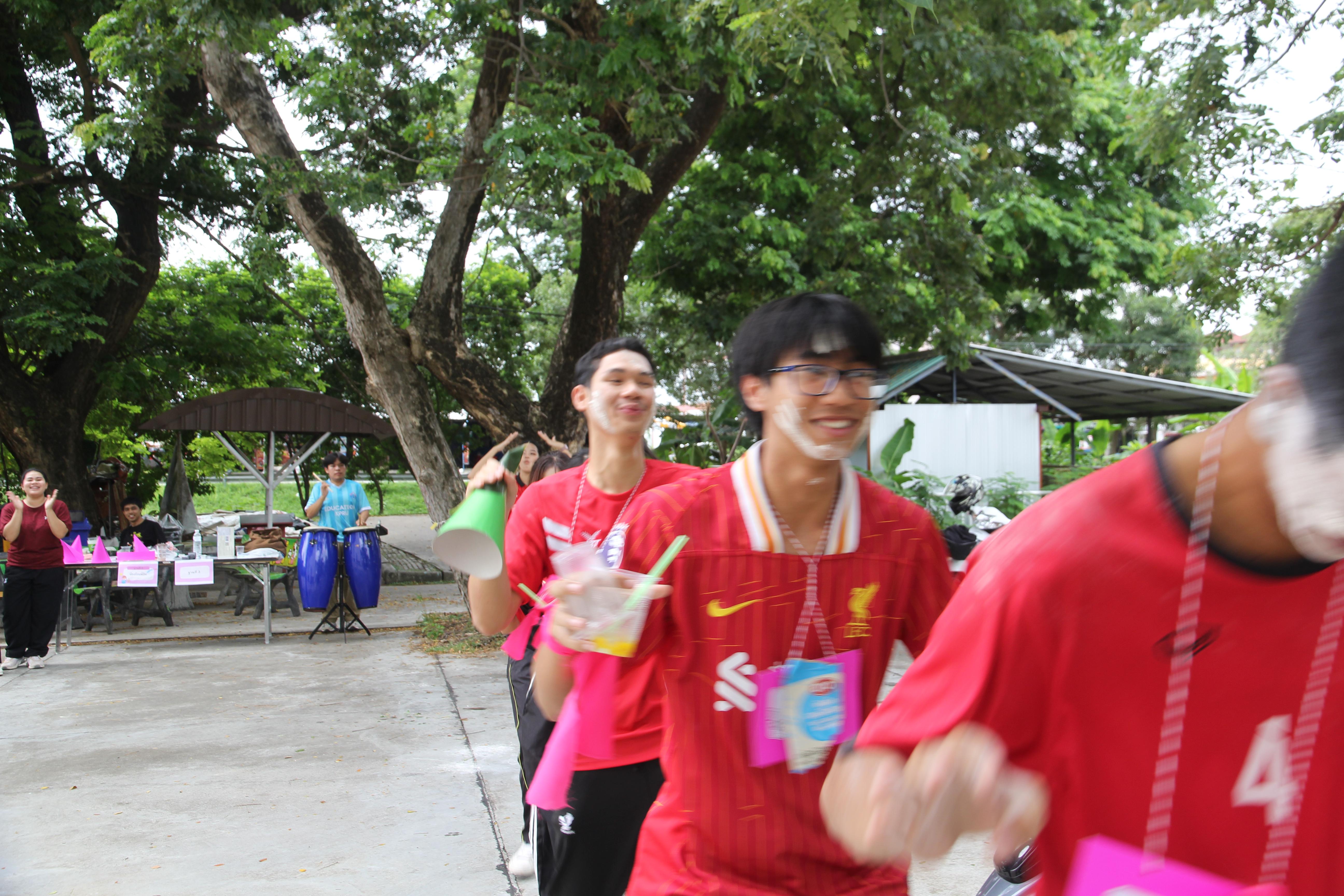 839. กิจกรรมผูกข้อมือ 68