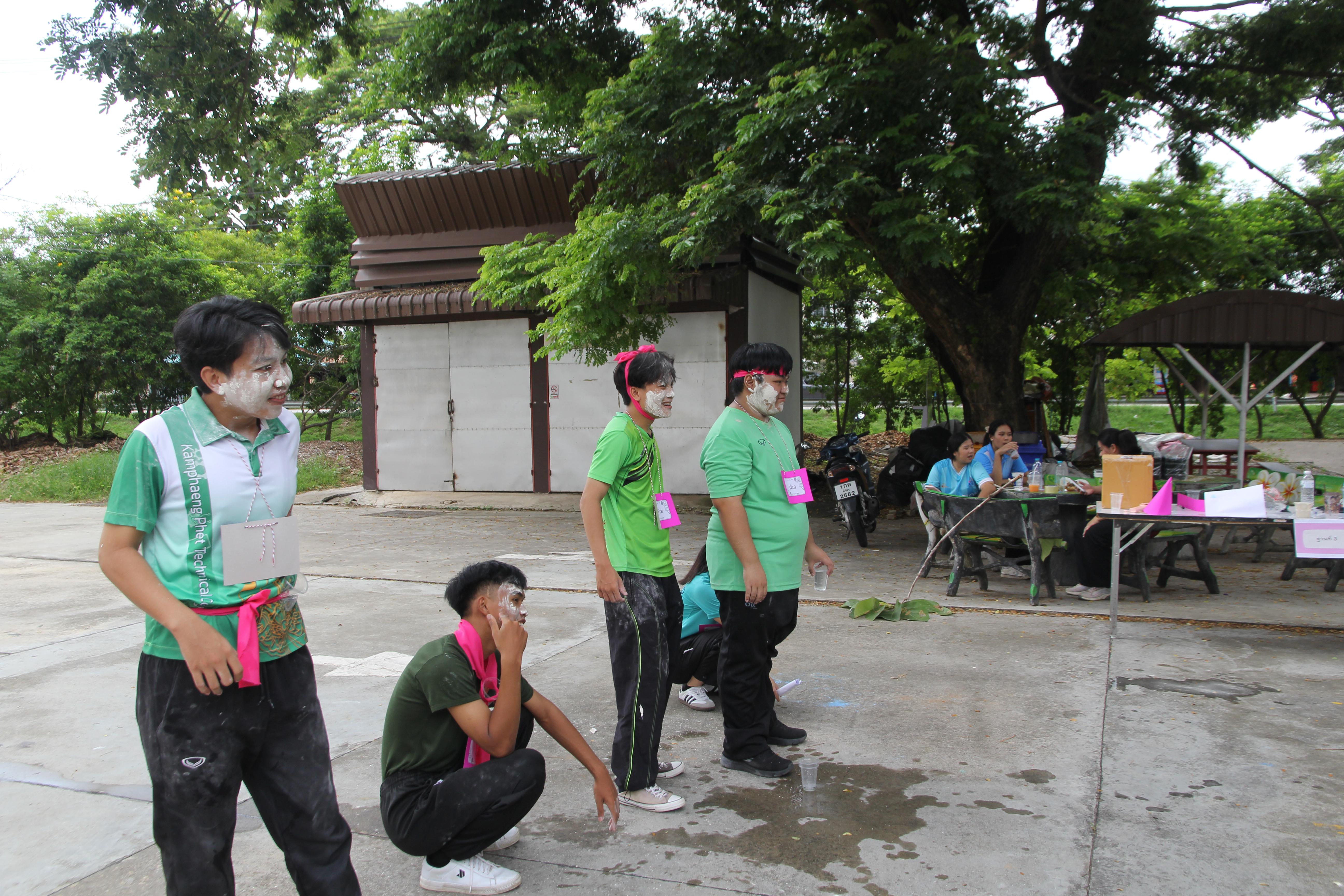 872. กิจกรรมผูกข้อมือ 68