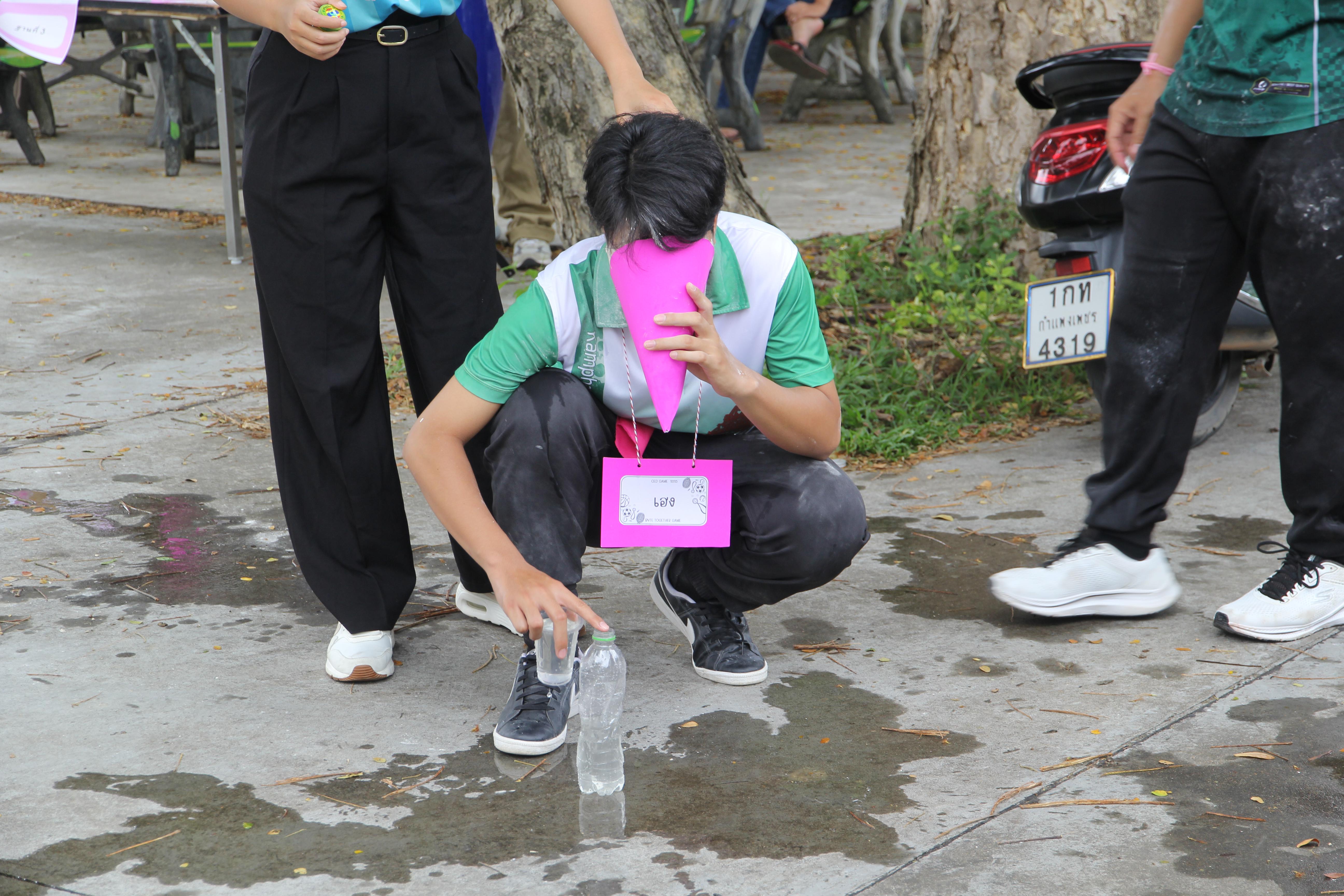 898. กิจกรรมผูกข้อมือ 68