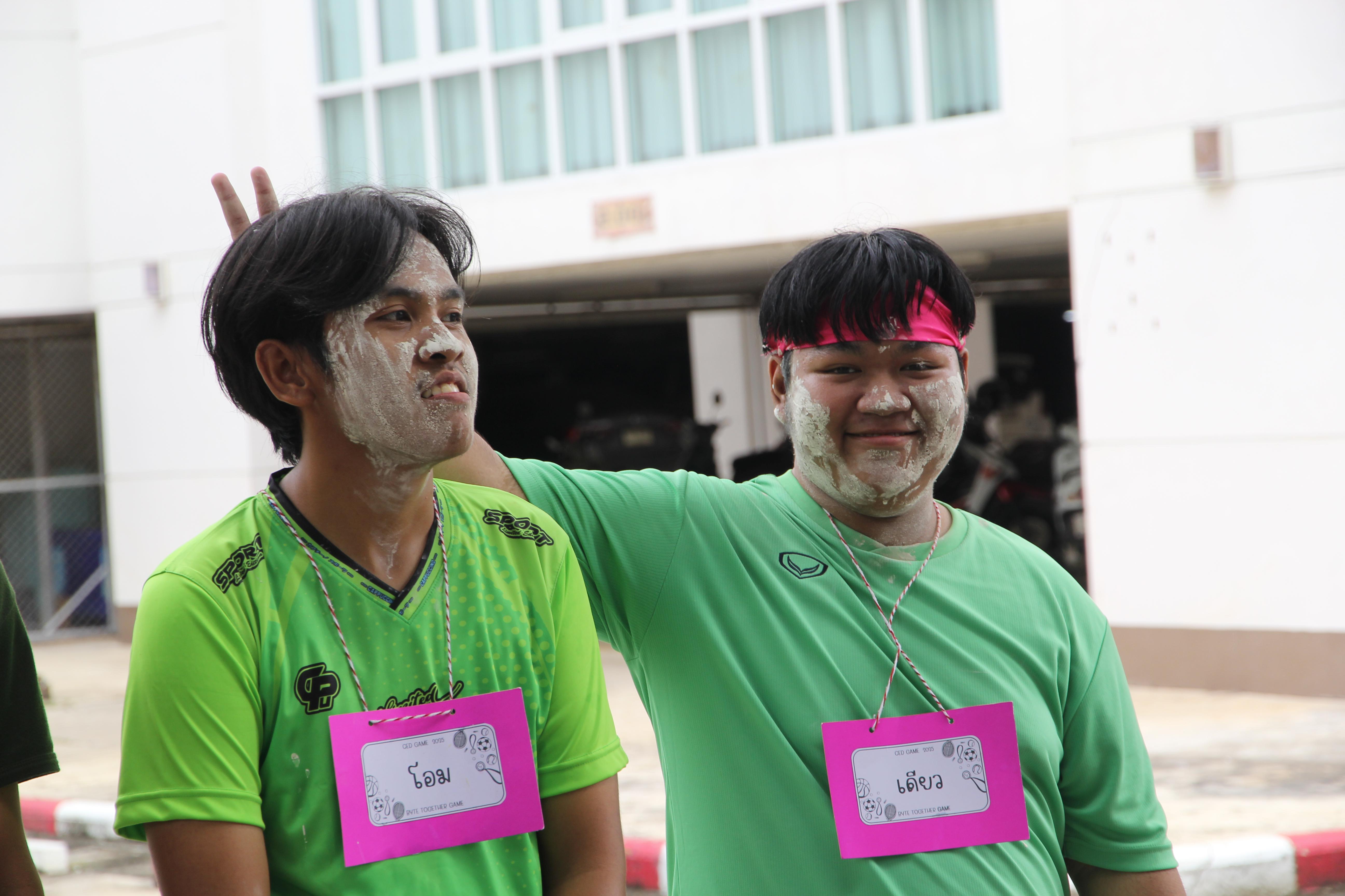 911. กิจกรรมผูกข้อมือ 68
