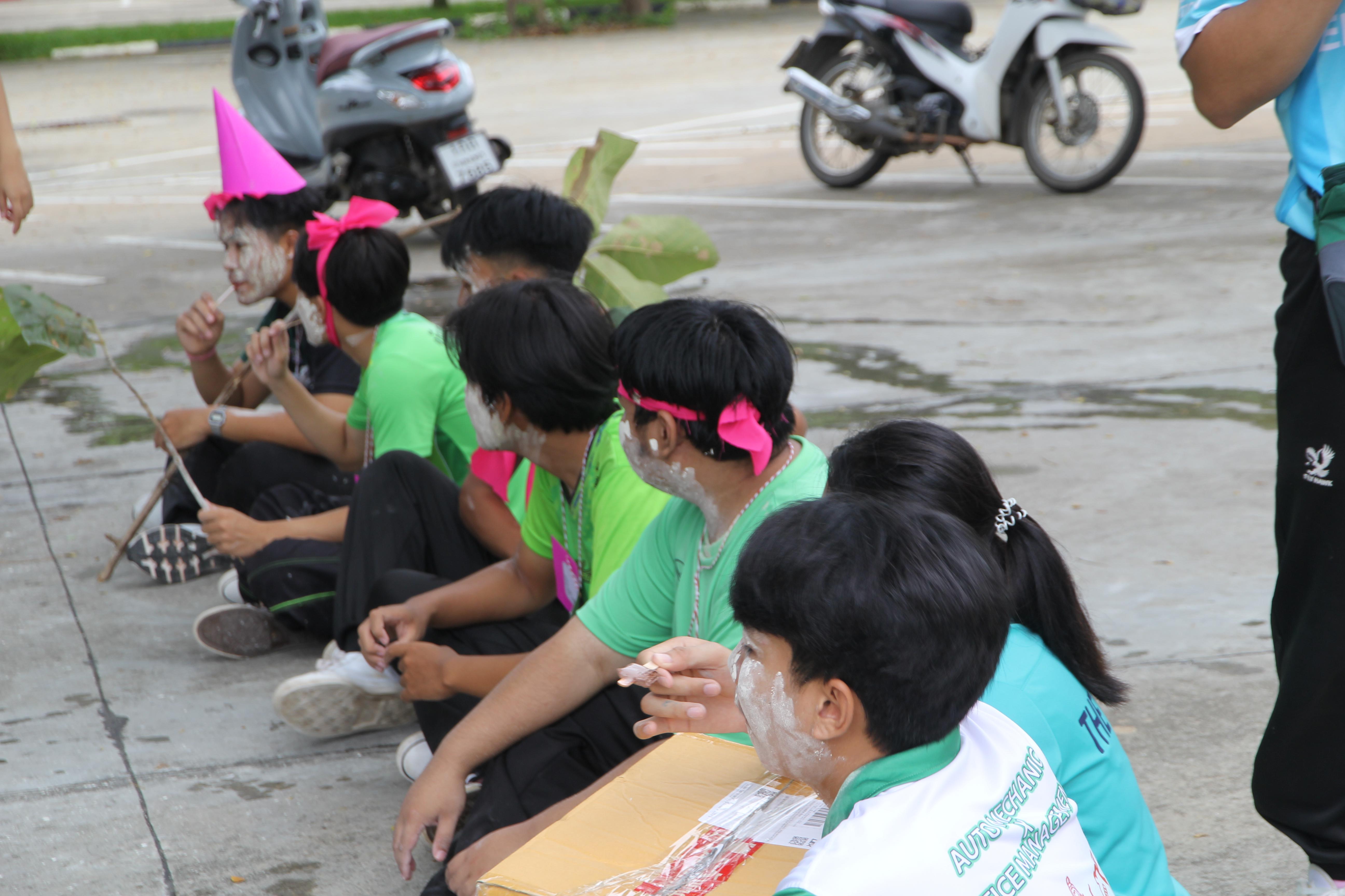 914. กิจกรรมผูกข้อมือ 68