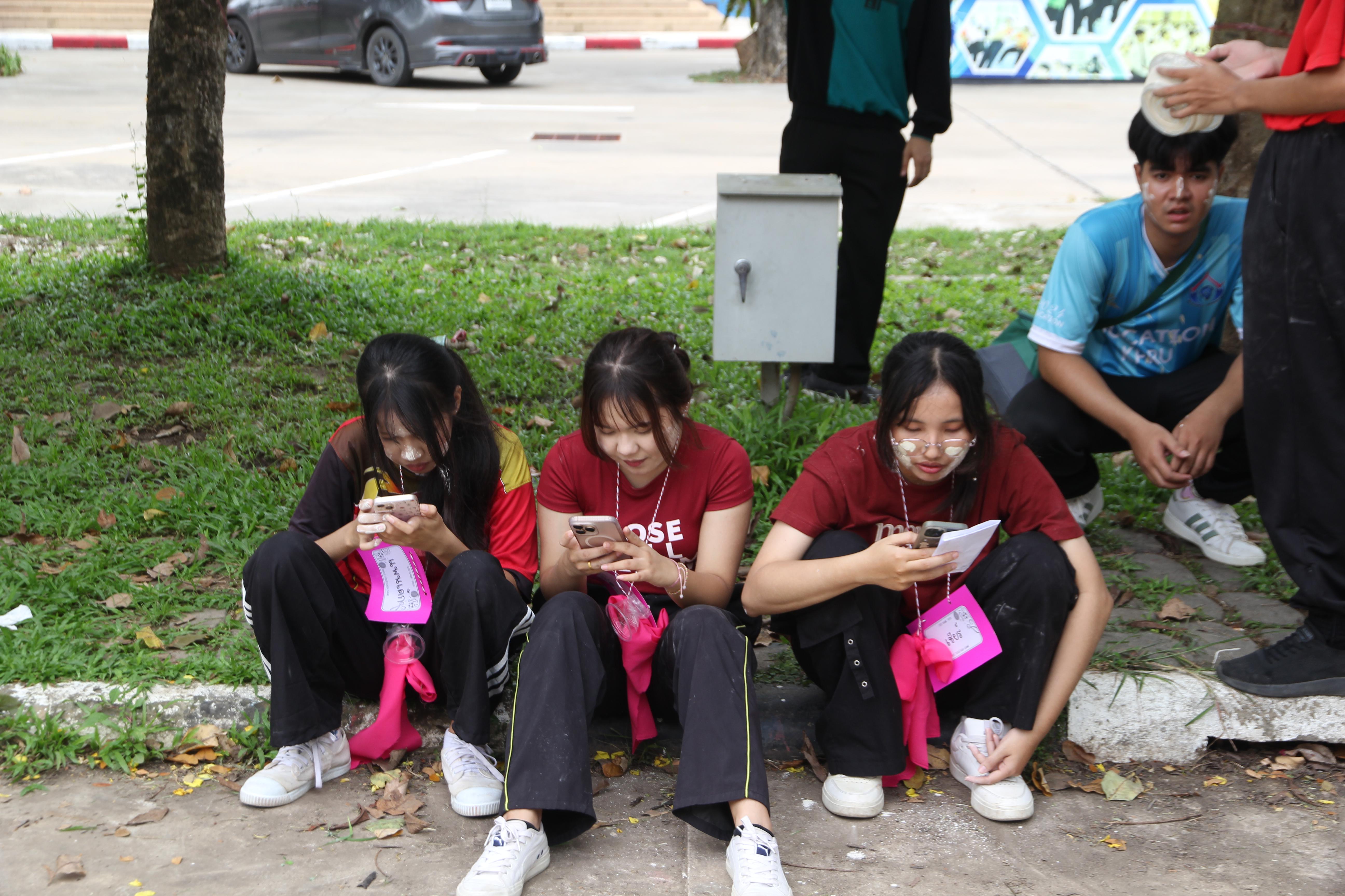 926. กิจกรรมผูกข้อมือ 68