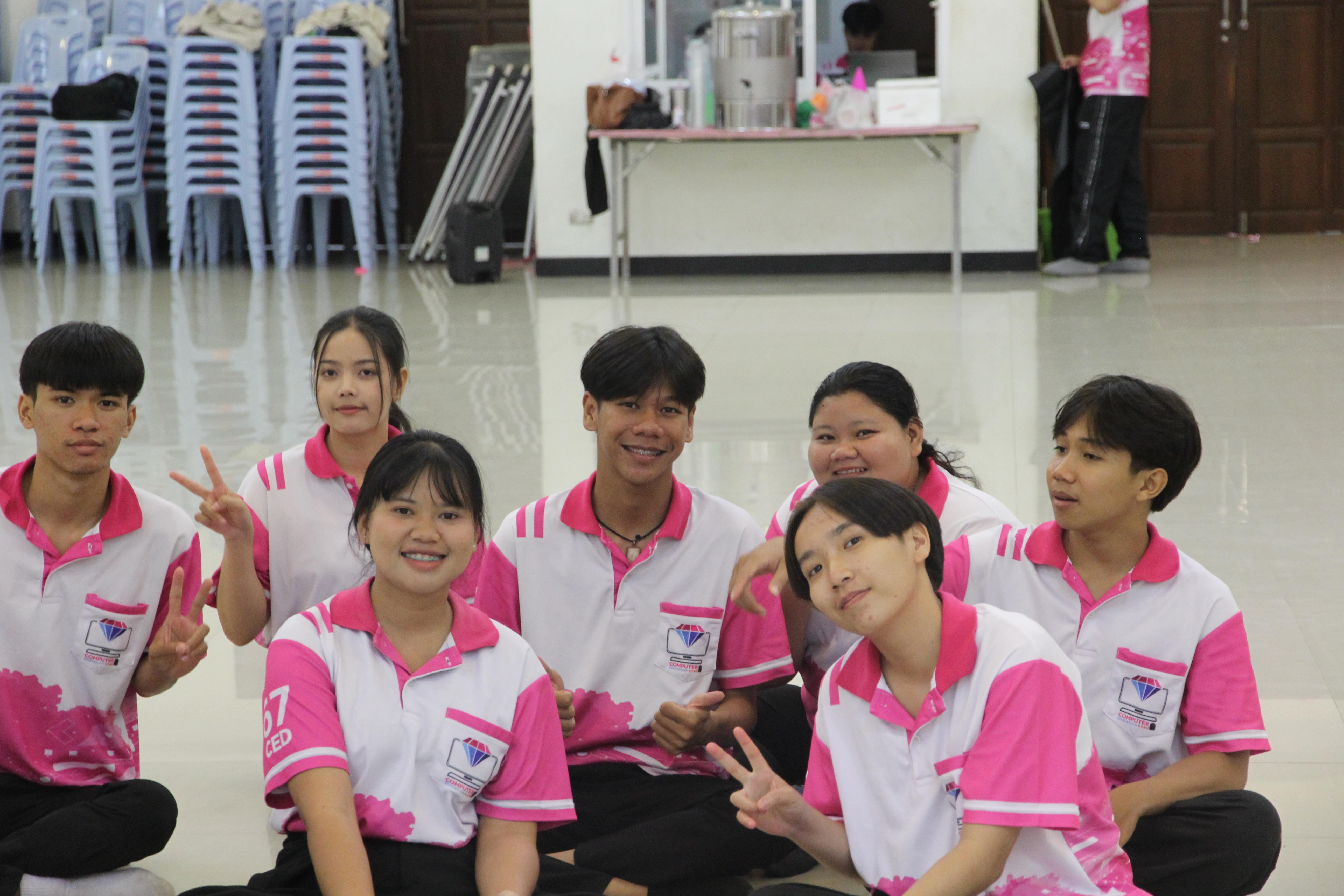 1103. กิจกรรมผูกข้อมือ 68