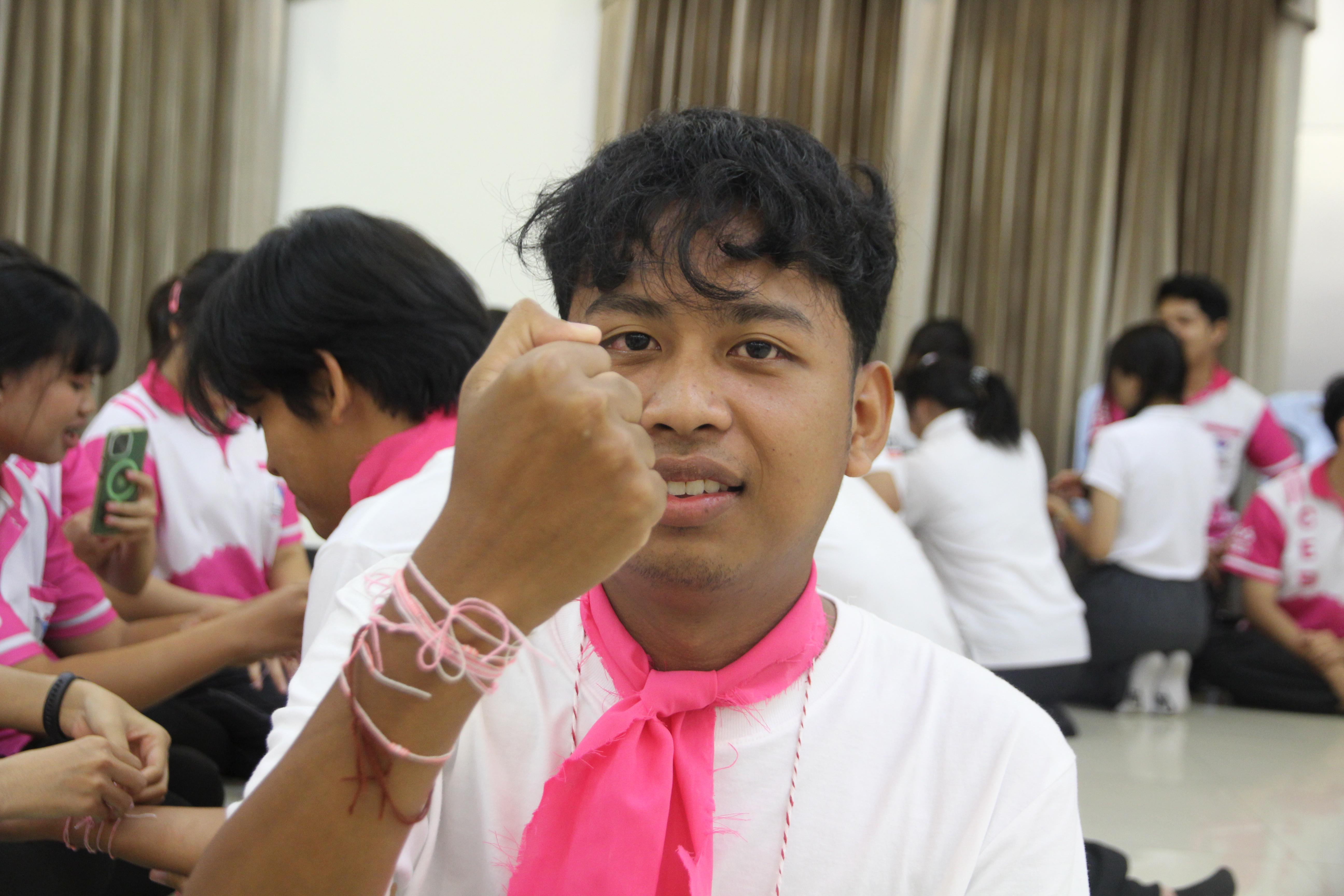 1158. กิจกรรมผูกข้อมือ 68