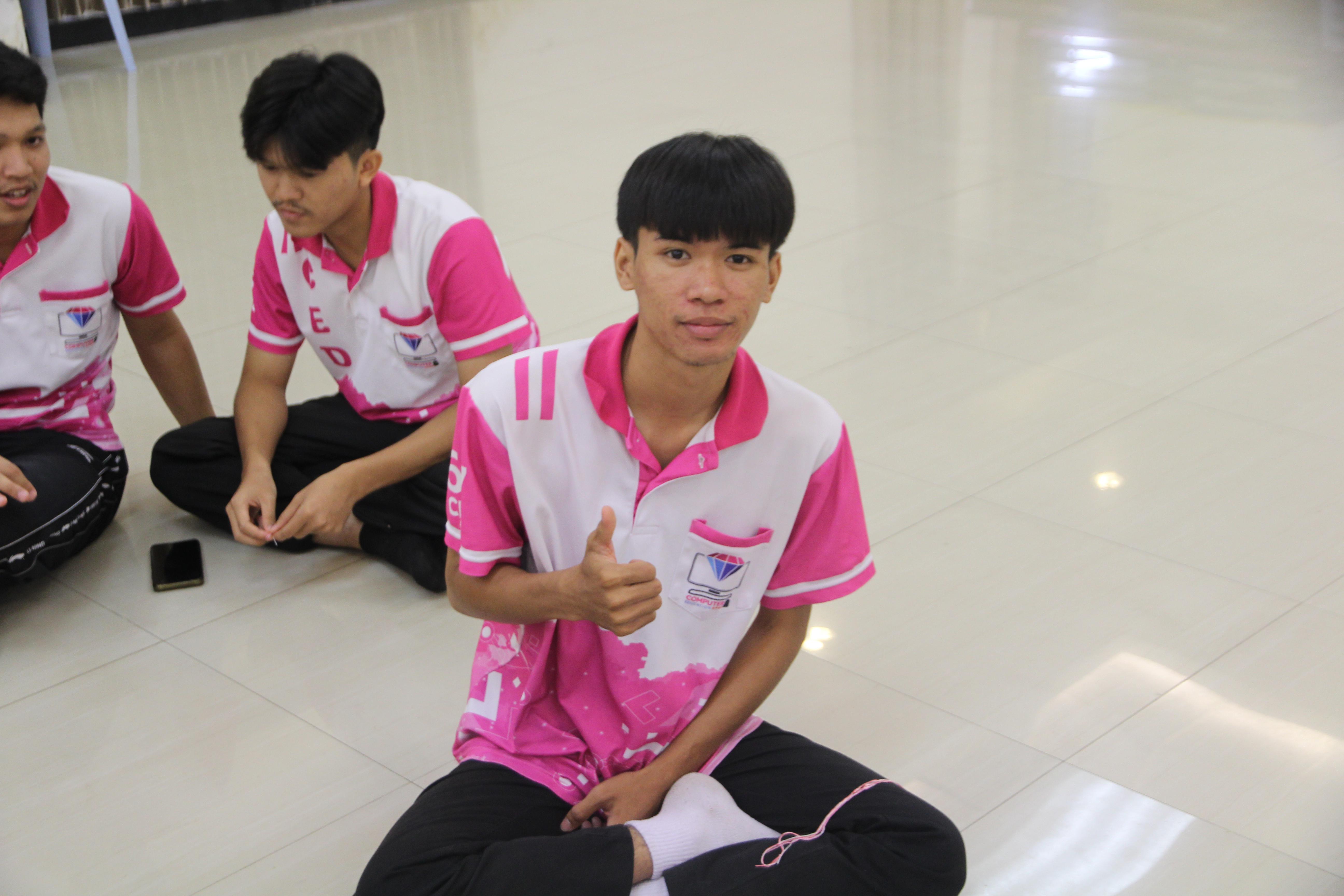 1184. กิจกรรมผูกข้อมือ 68