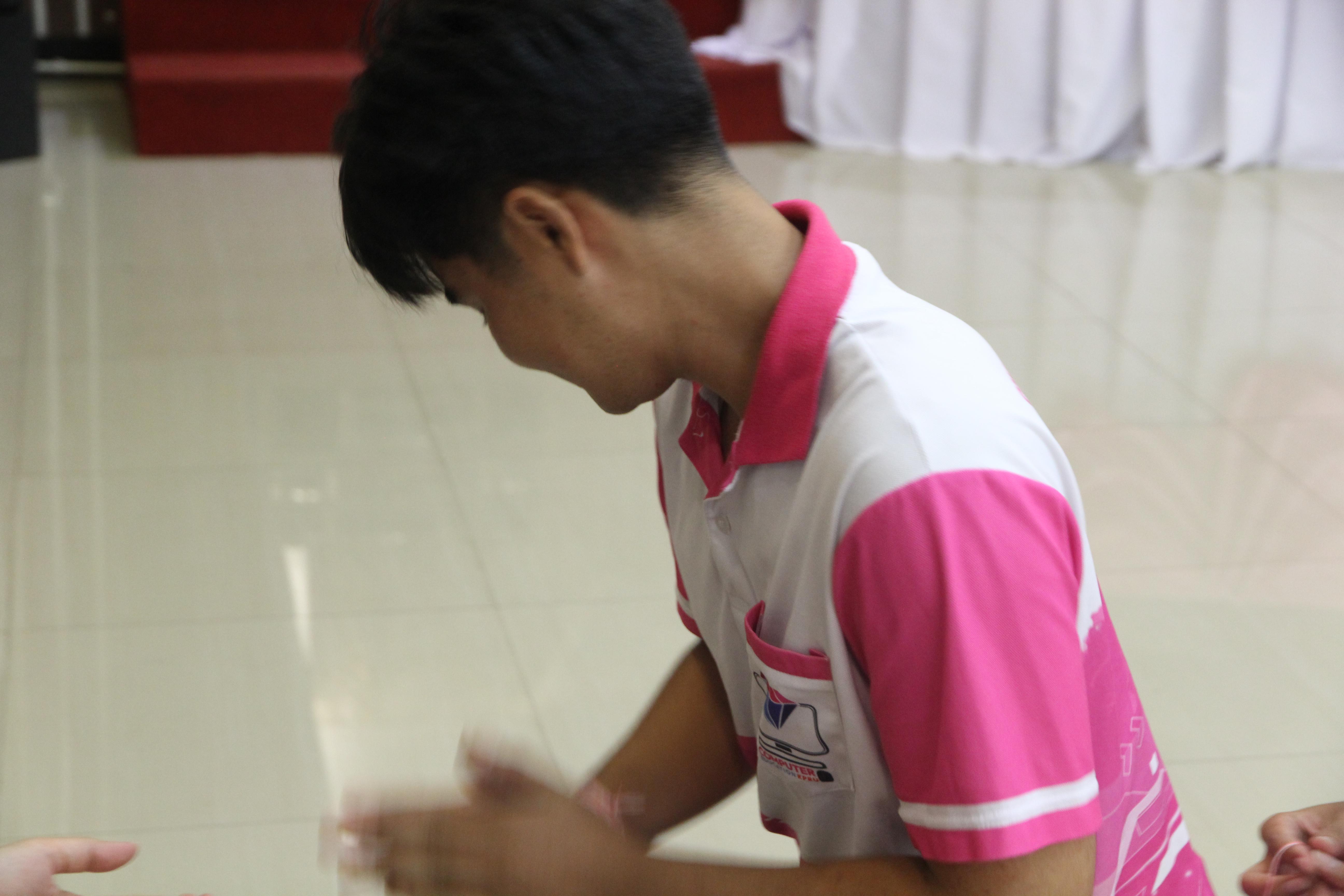 1247. กิจกรรมผูกข้อมือ 68