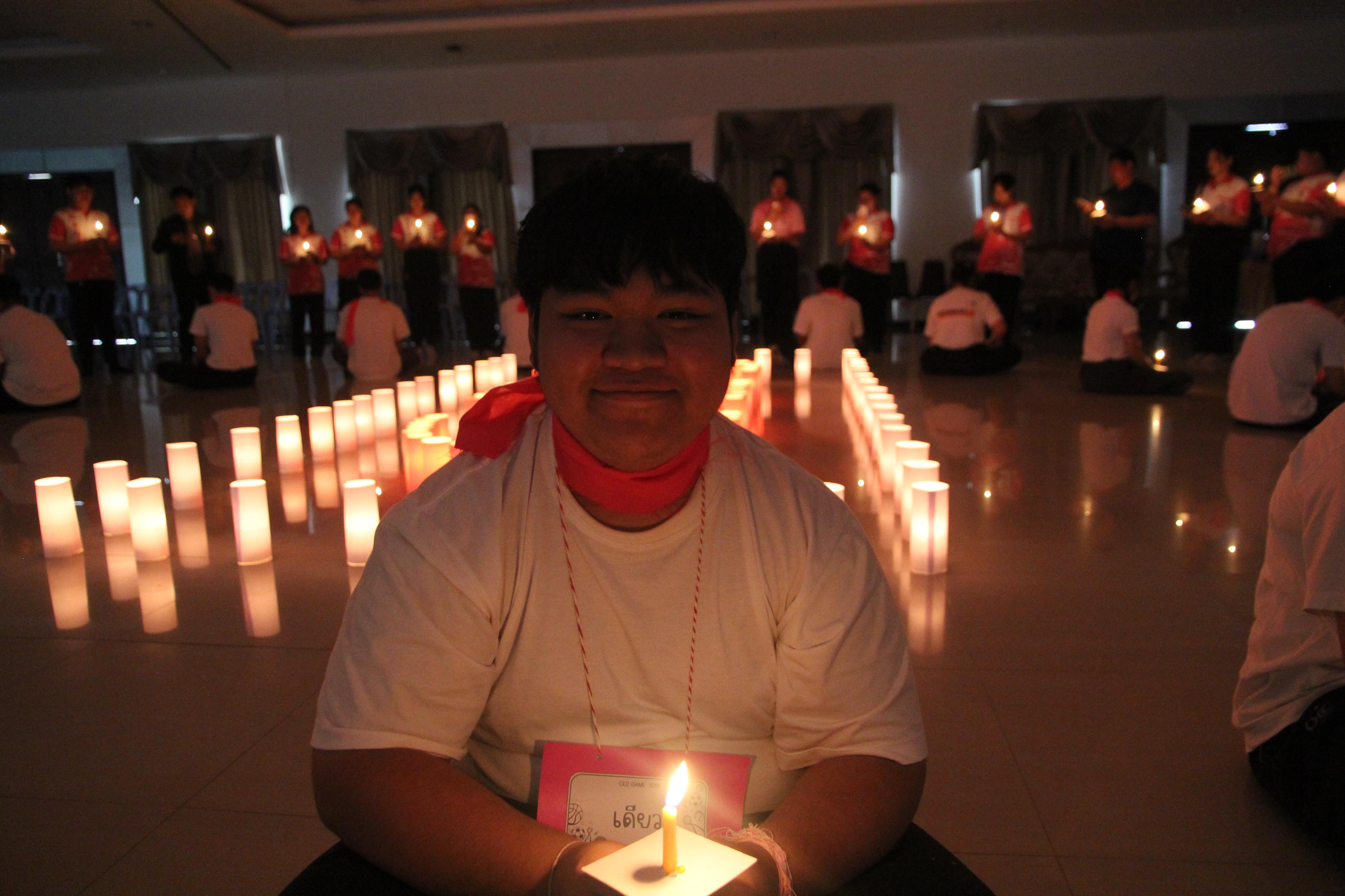 1285. กิจกรรมผูกข้อมือ 68