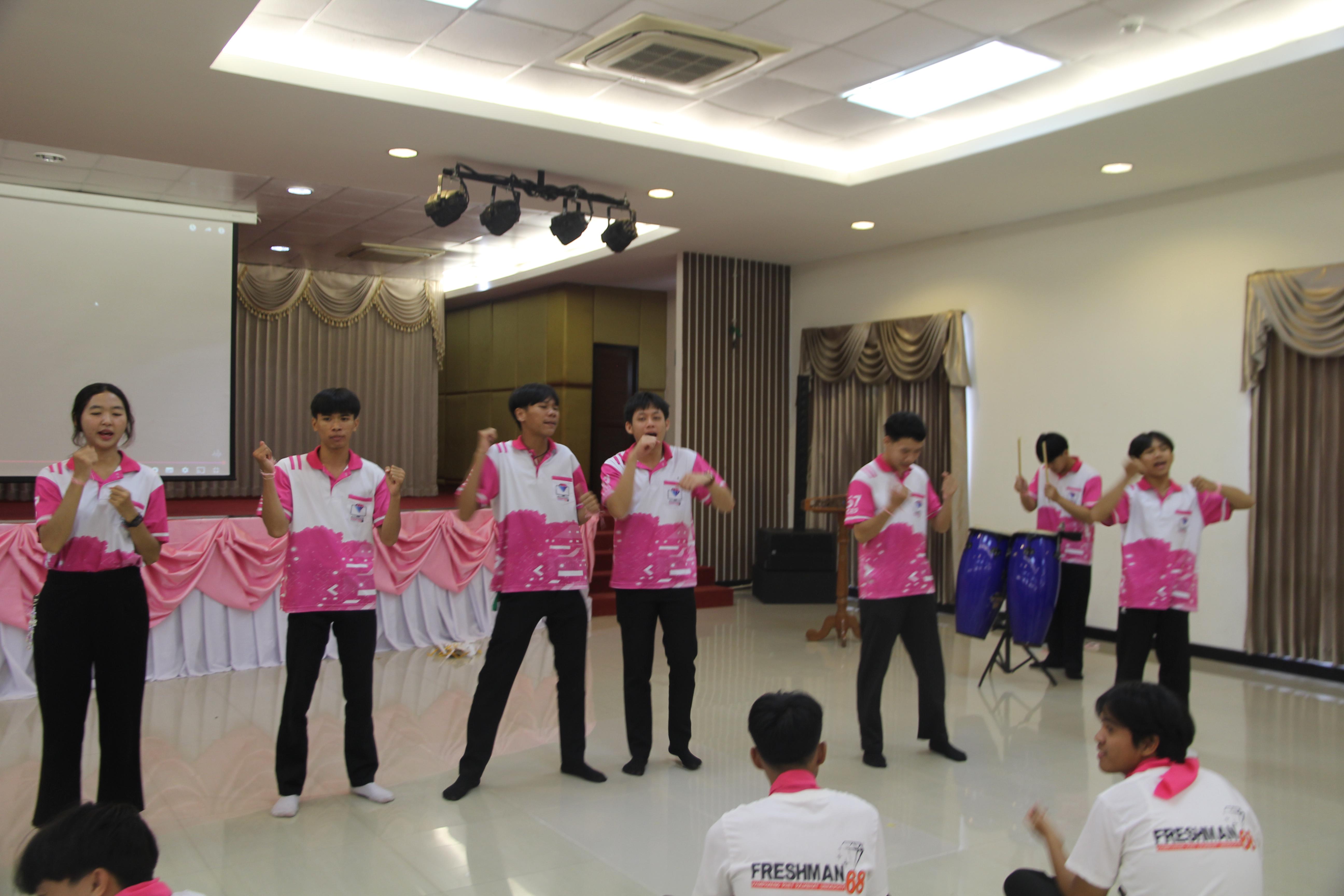 1329. กิจกรรมผูกข้อมือ 68