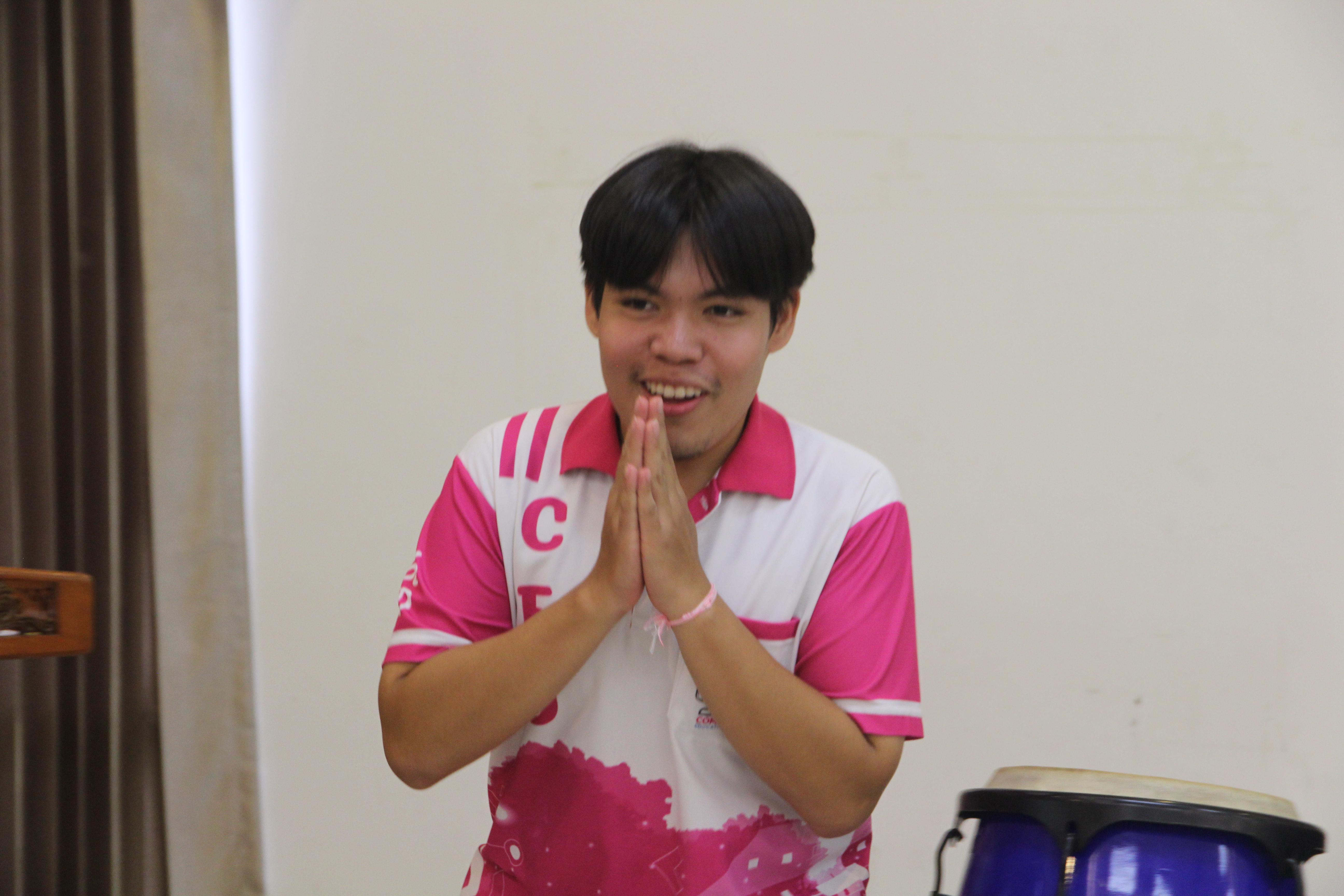 1472. กิจกรรมผูกข้อมือ 68