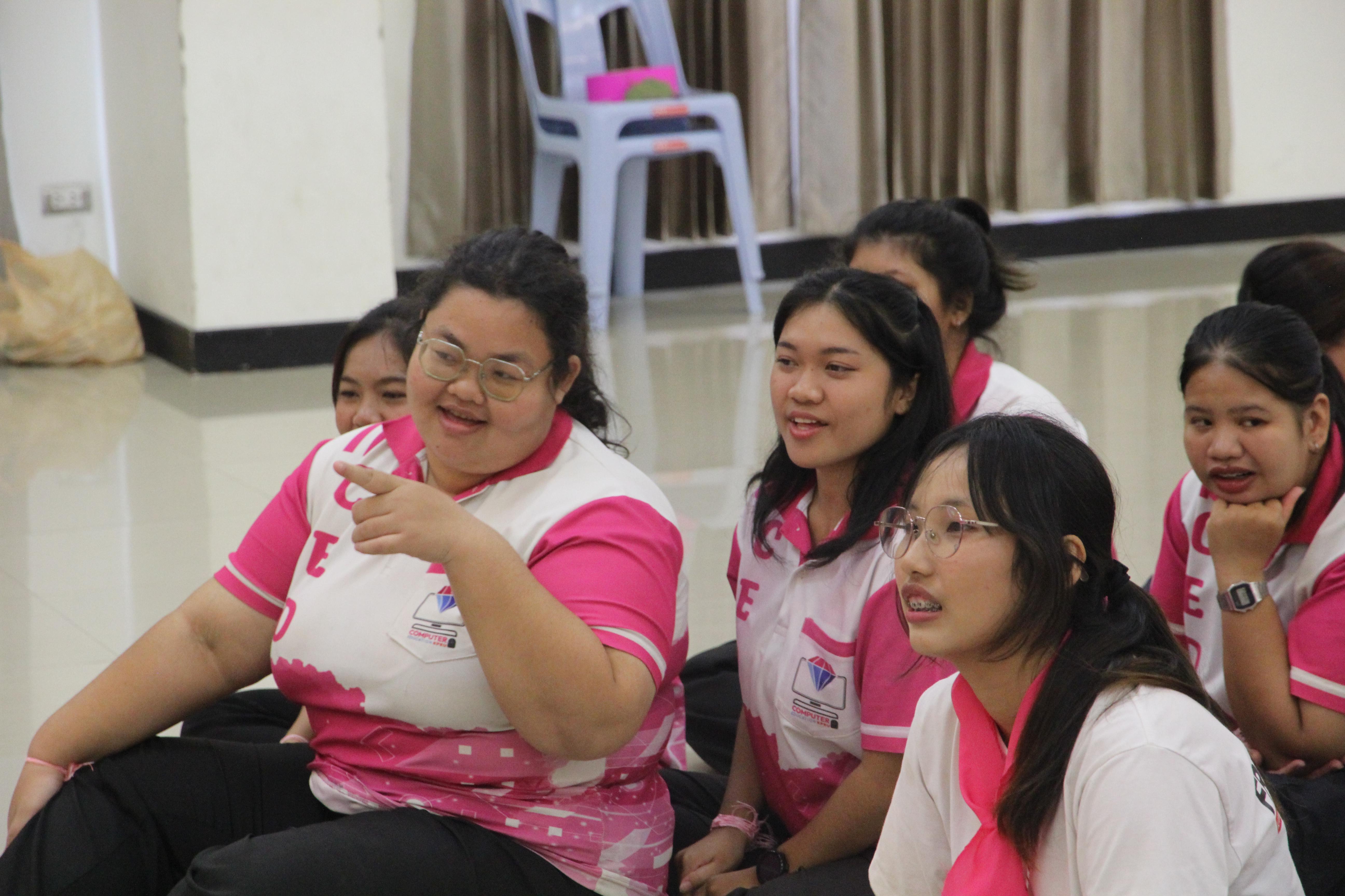 1482. กิจกรรมผูกข้อมือ 68